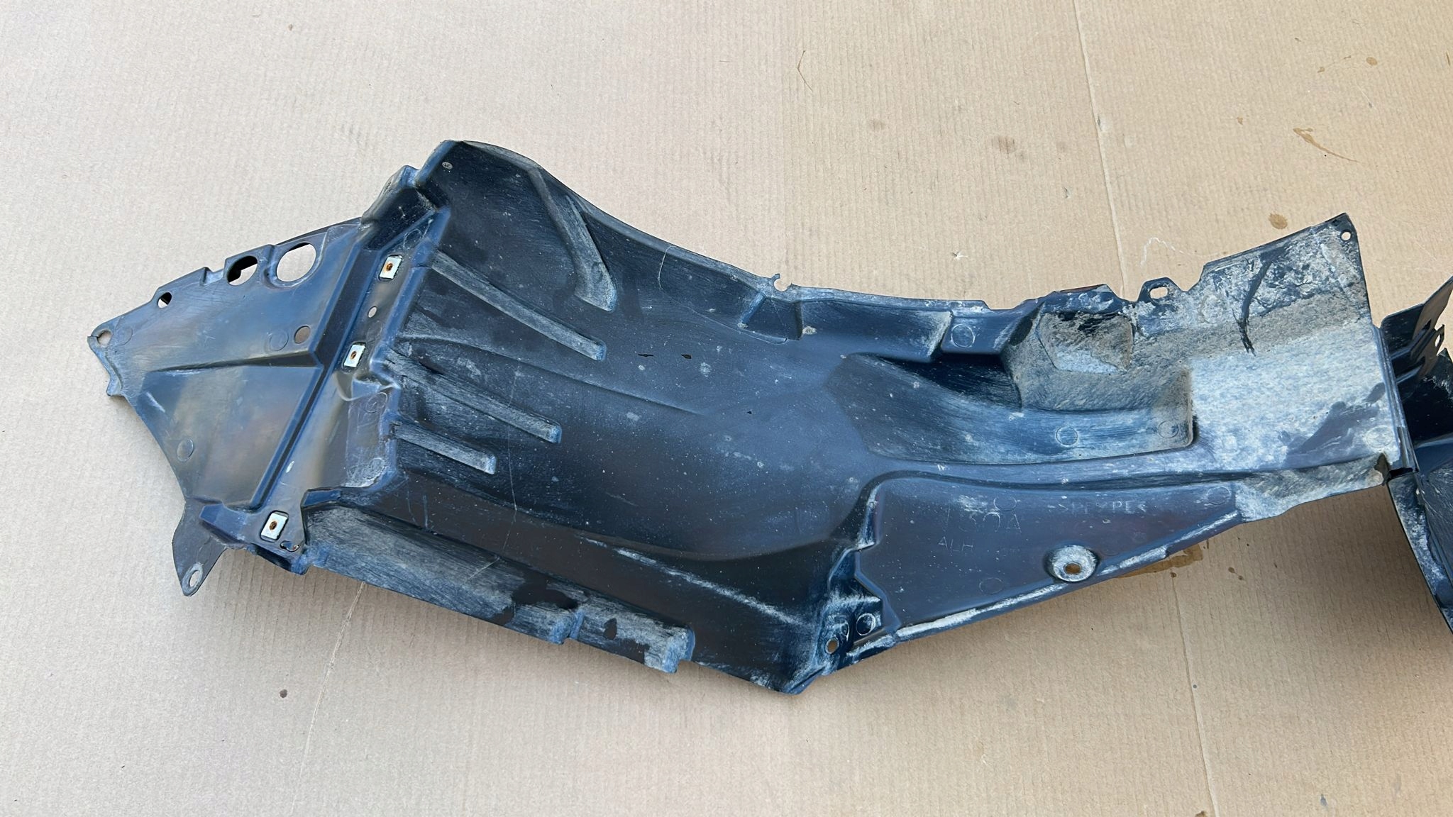 mudguard left left front front TOYOTA AURIS II 12-18
