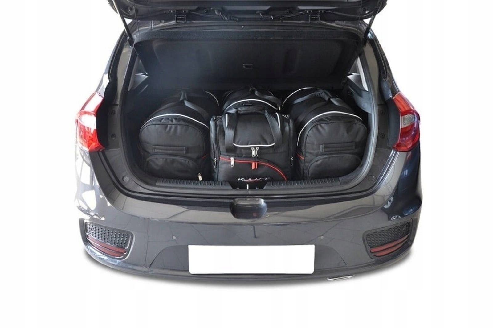 J&j Automotive Sada 4ks cestovných tašiek Aero pre Kia Cee'd Hatchback 201