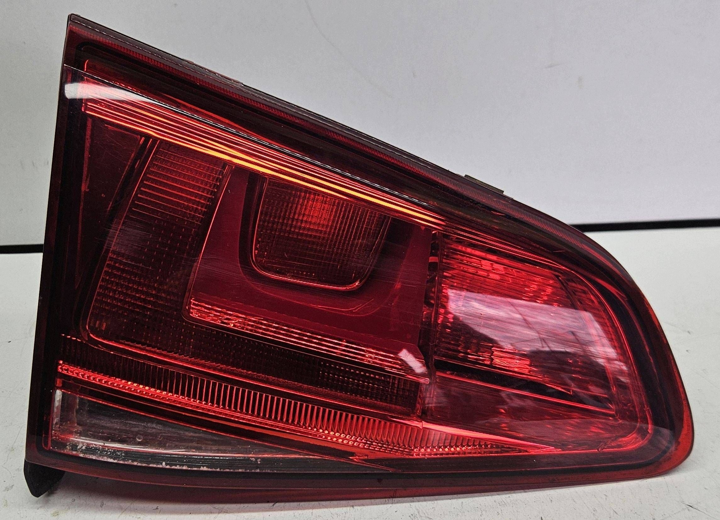 VW Golf VII 7 5G HB light rear w klapie rear part left