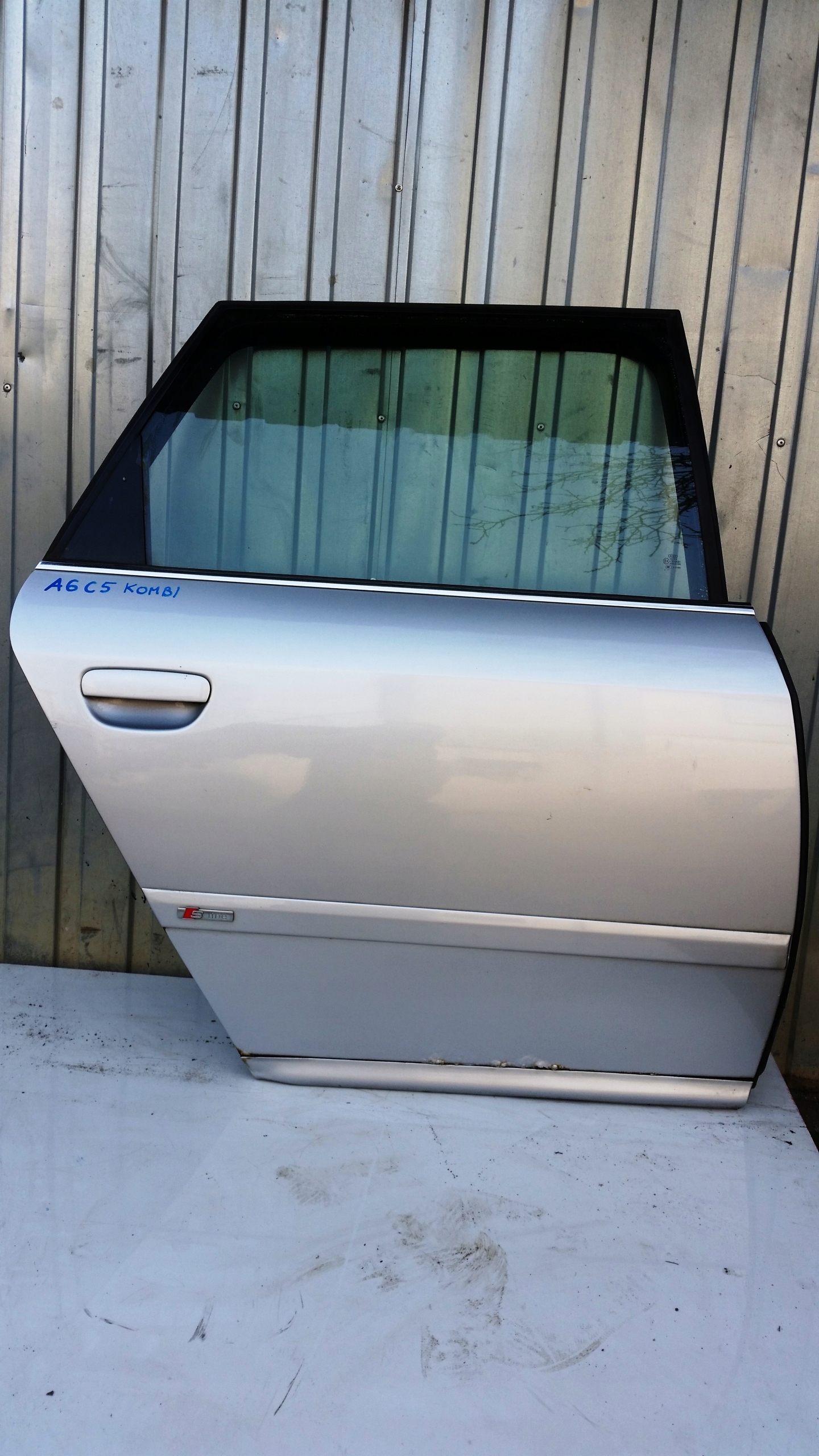 AUDI A6 C5 LIFT KOMBI DRZWI TYŁ TYLNE PRAWE LY7W