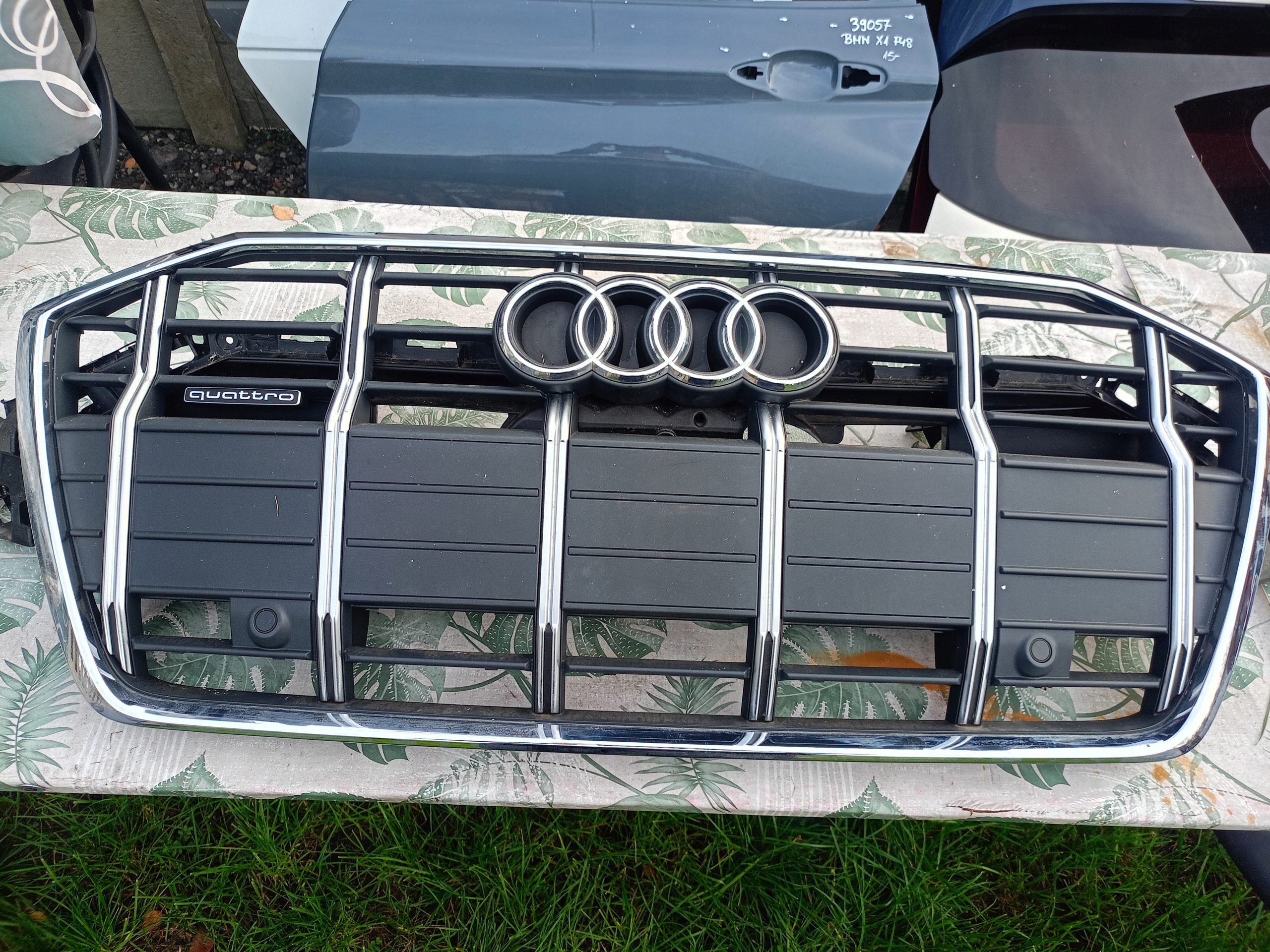Audi 4K0 Kühlergrill FRONTGRILL Kühlergitter 4K0853651F - Thumbnail 1