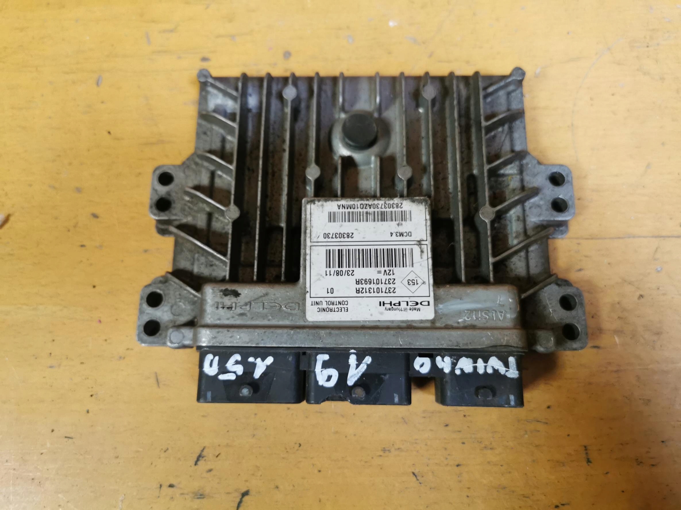 control unit computer of the engine RENAULT TWINGO II 1.5 DCI 75KM 237101312R