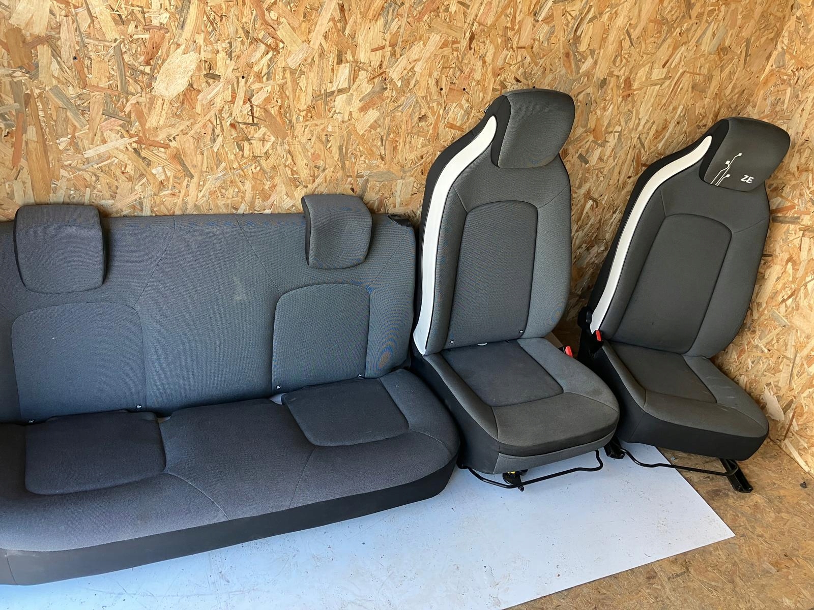 ДИВАН RENAULT ZOE