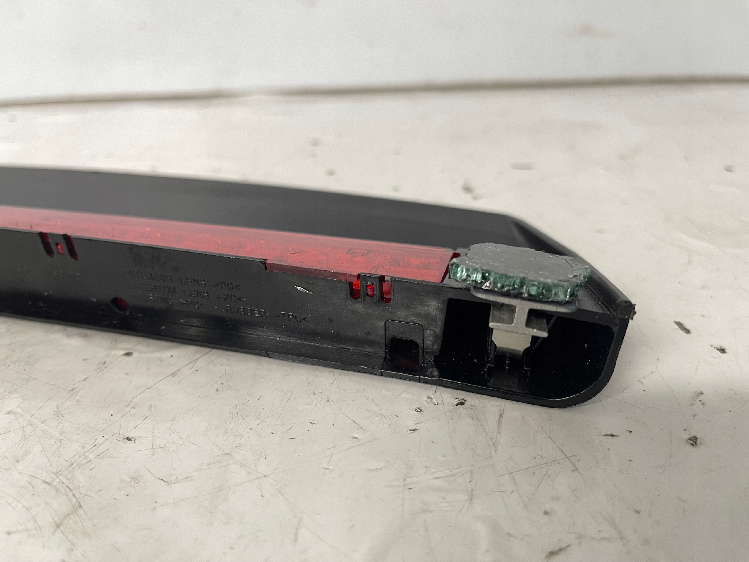 AUDI A6 C7 4G sedan TRZECIE light STOP 4G5945097