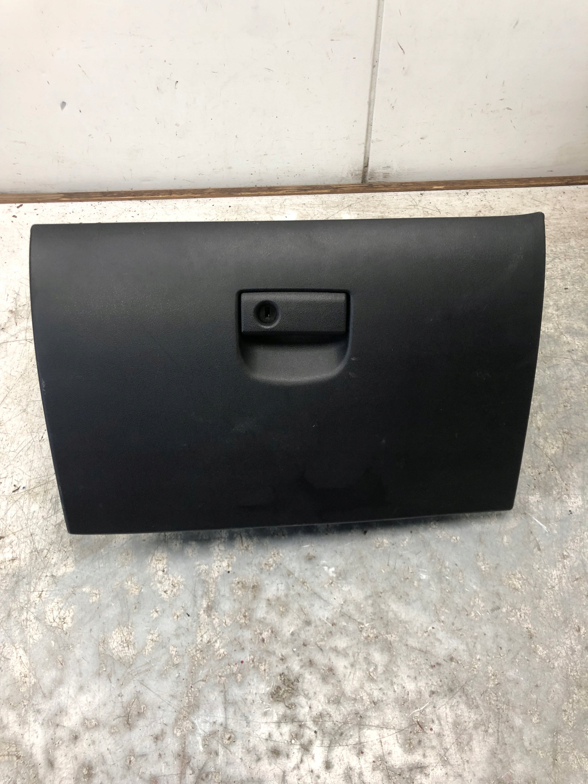 бардачок пассажира mazda FE0164161 европа
