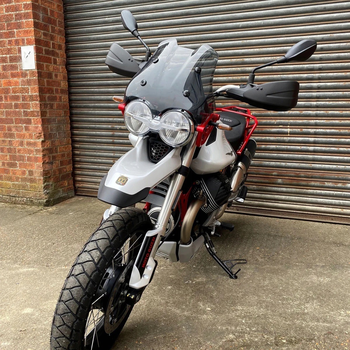 MB Poszerzenia handbarów Pyramid do Moto Guzzi V85TT Producent inny