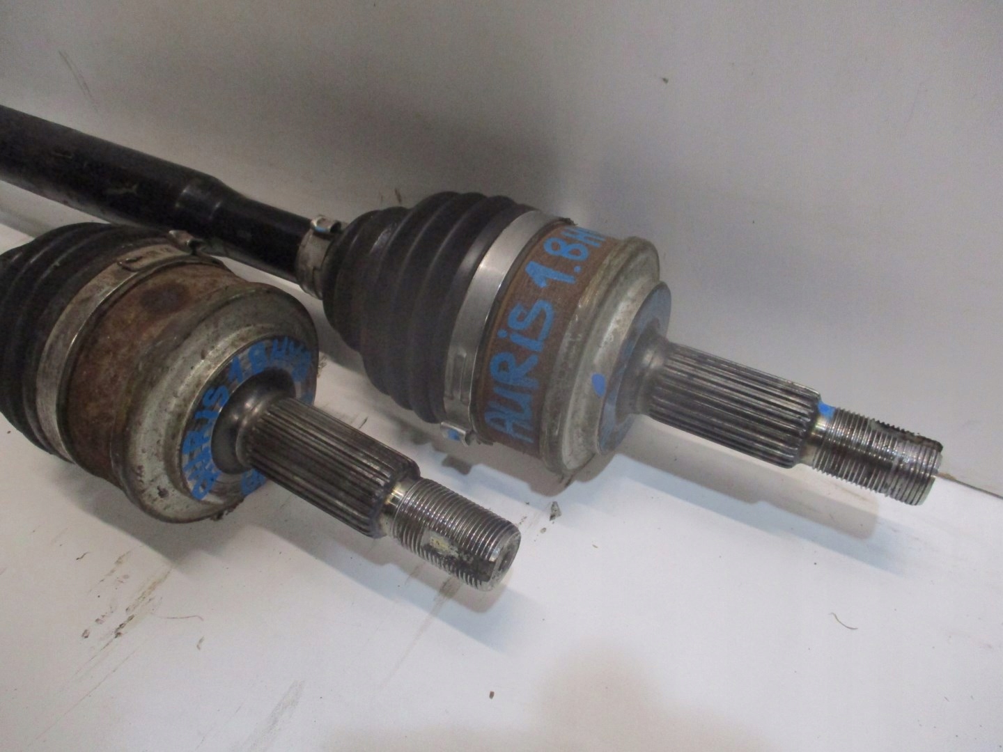semi-axis right TOYOTA AURIS II 1,8i HYBRID