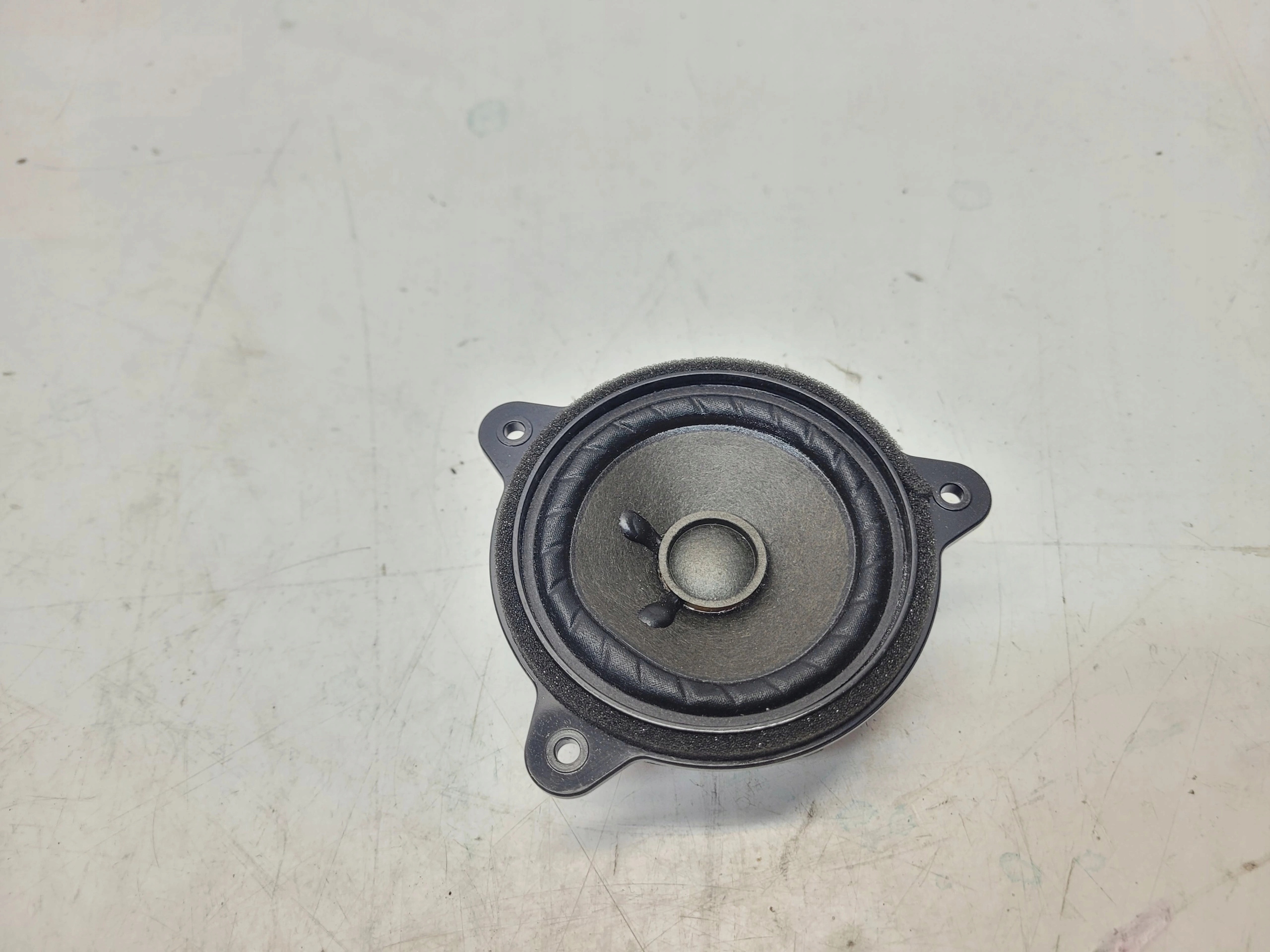 hangszóró KOKPITU DESKI AUDI Q4 E-TRON 11A035415A