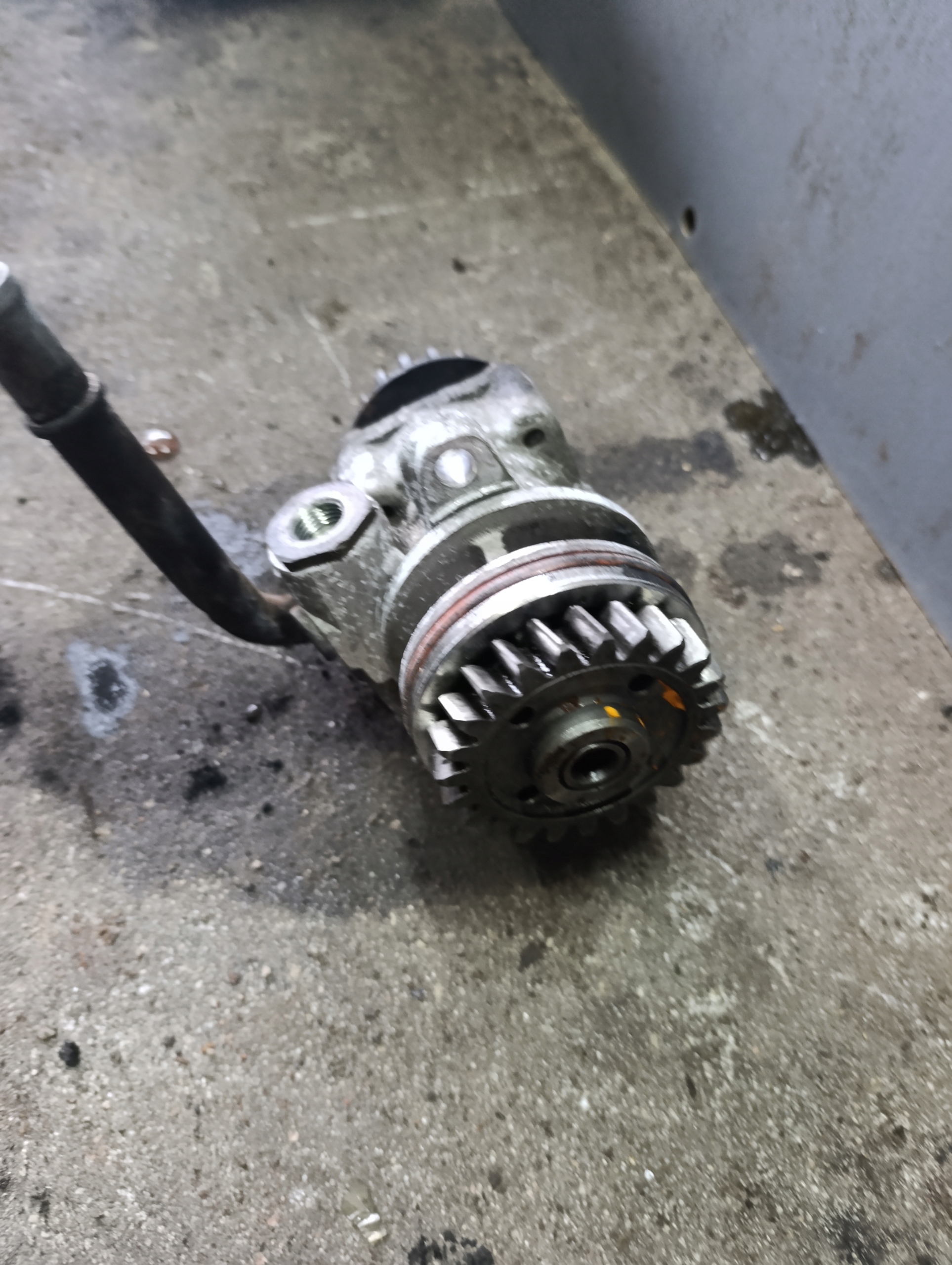VW T5 2.5 TDI servo pump