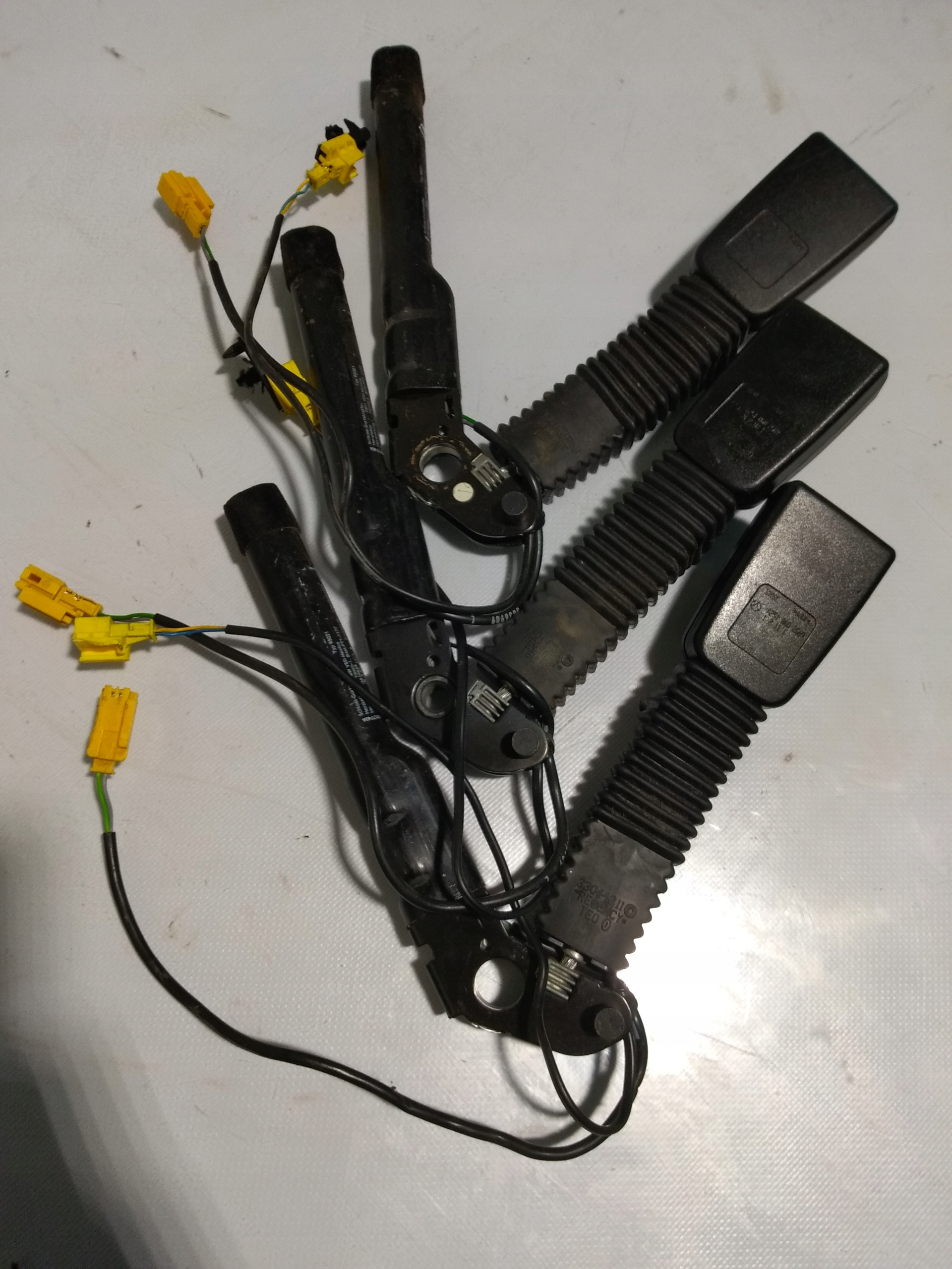 A2518602569 - MERCEDES GL X164 ML W164 Lift натягувач ременя лівий