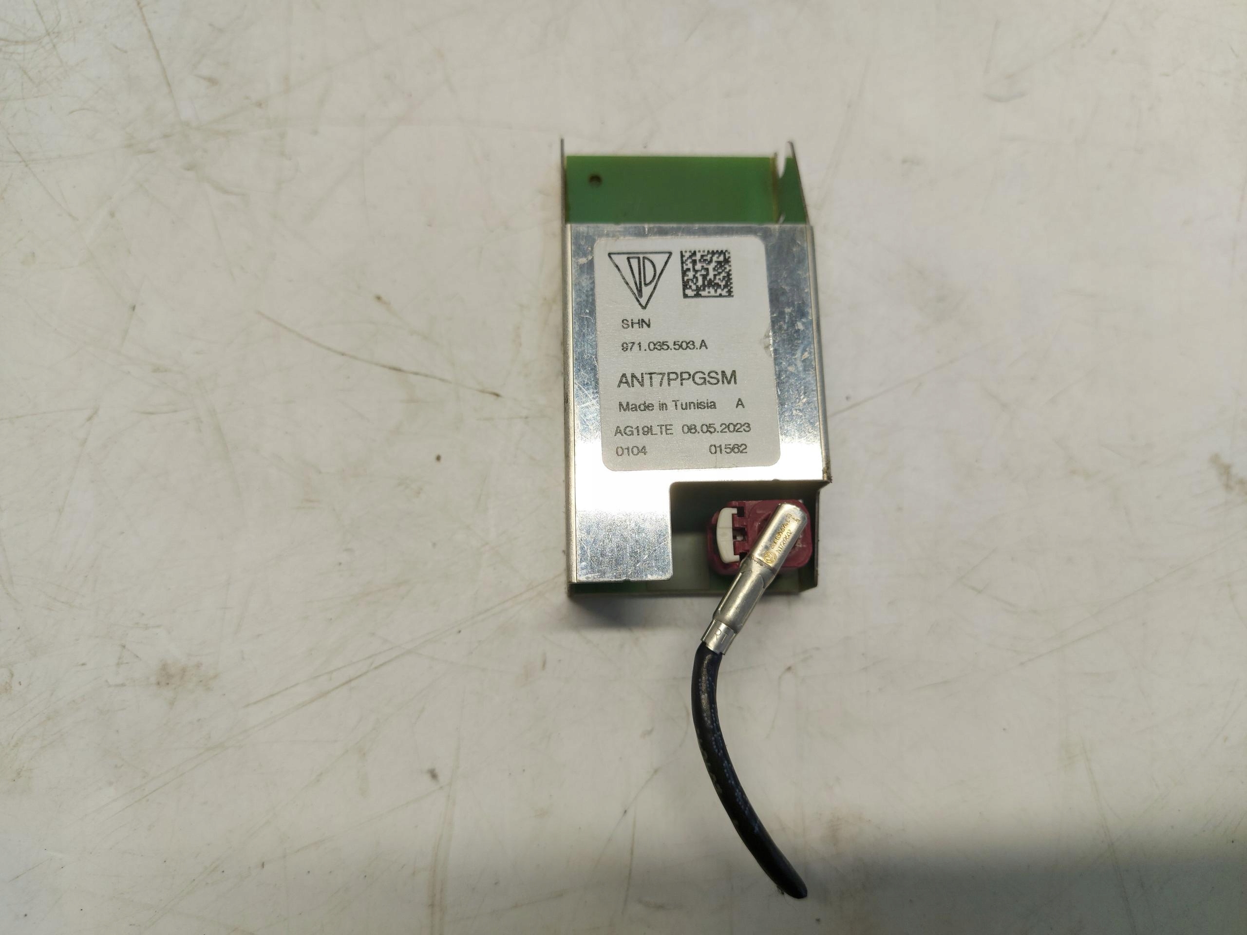 Porsche Macan II LIFT module aerial amplifier 971035503A