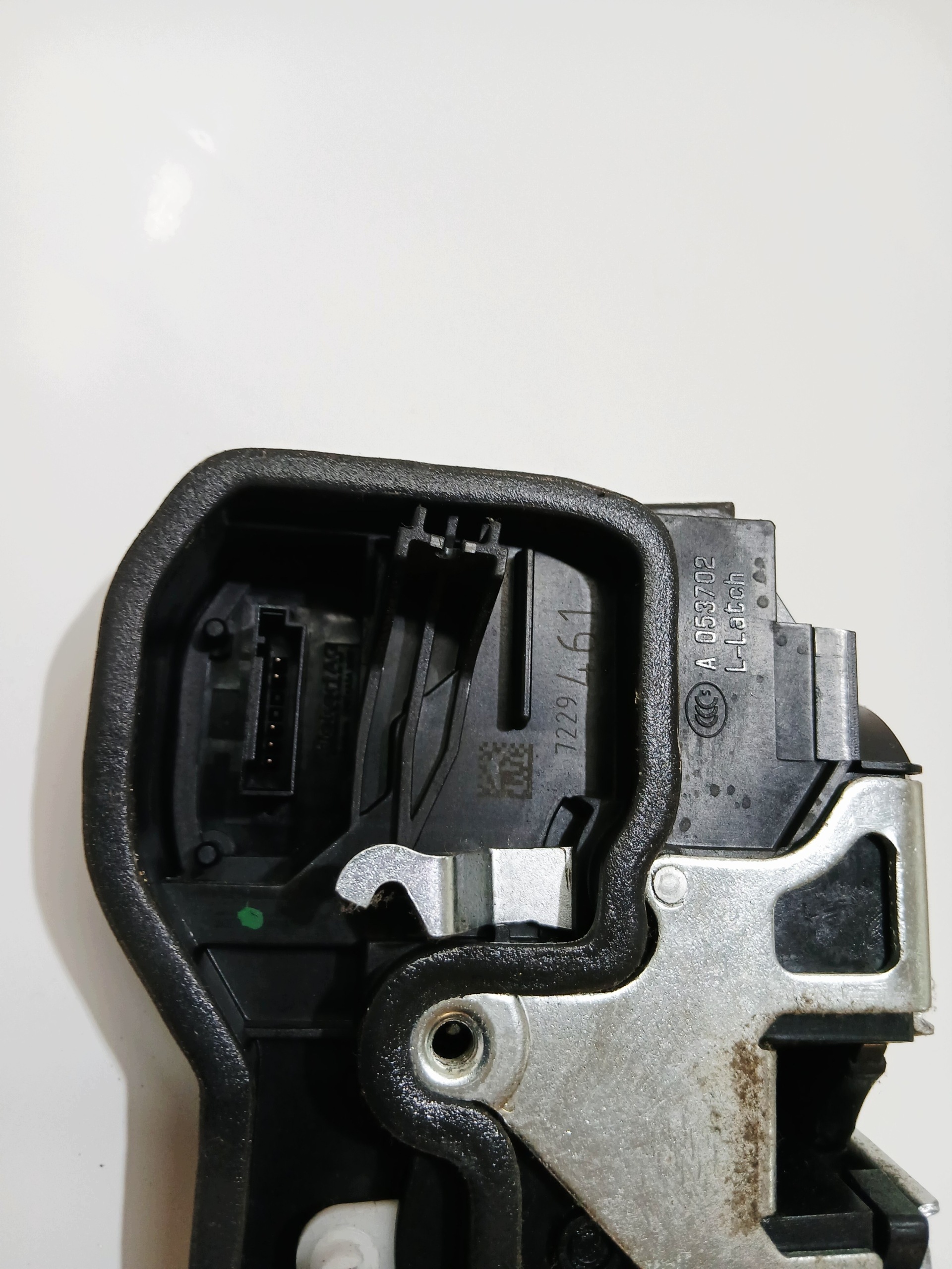 lock door left front BMW E60 E61 EUROPA 7229461 (0000347) 5PIN