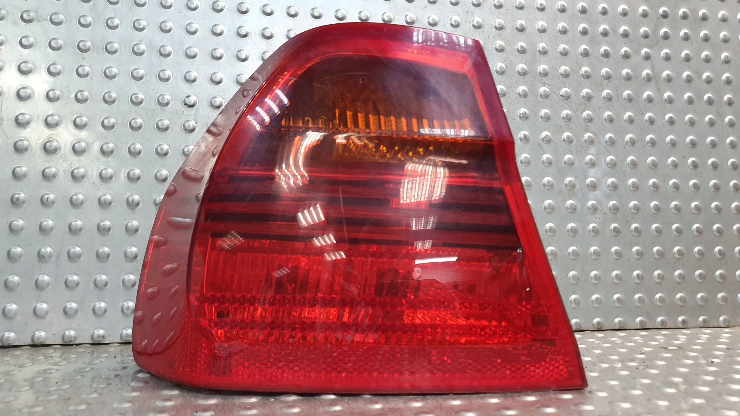 light rear part left BMW 3 E90 sedan 04- 6937457
