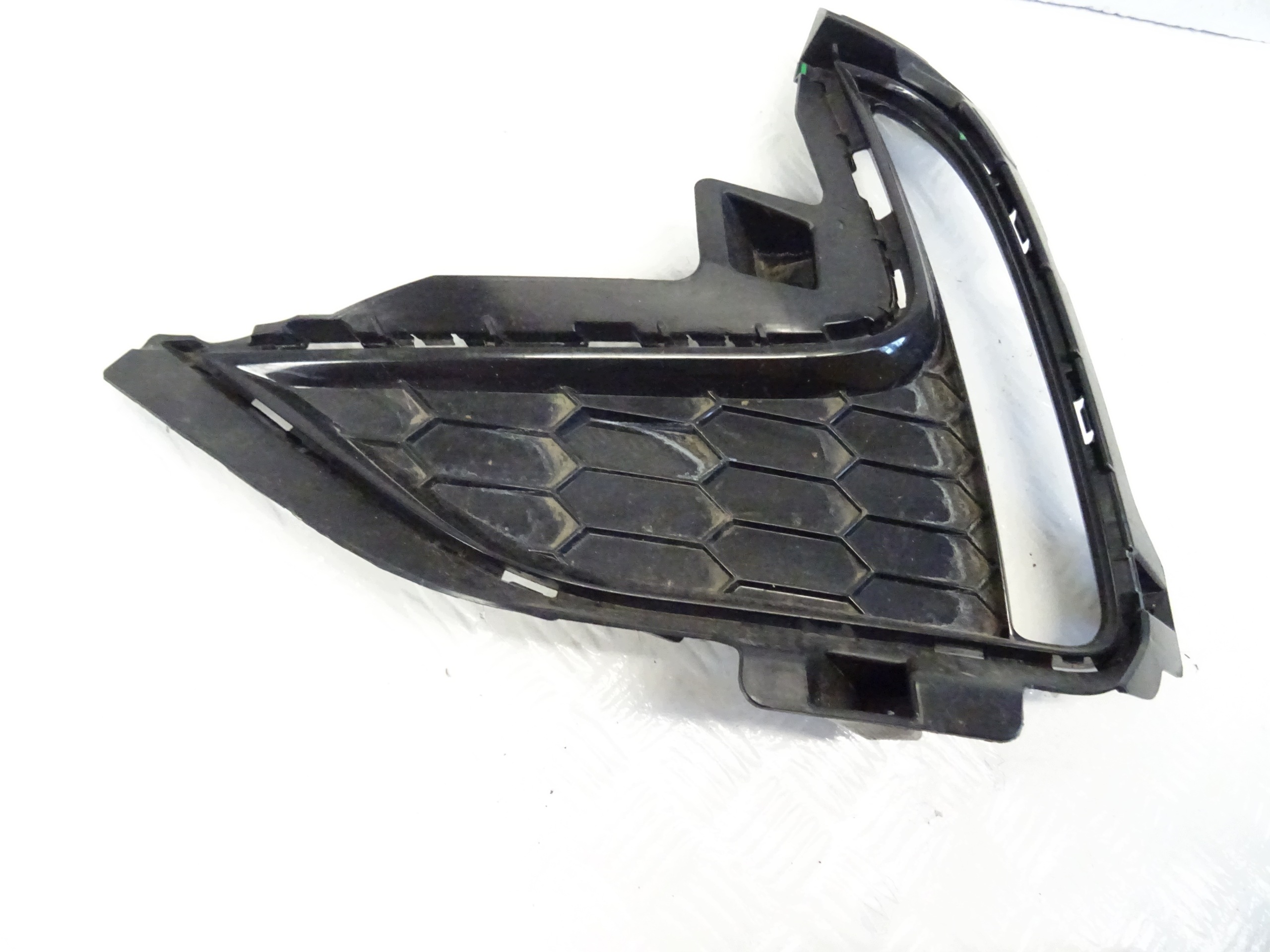 grid of a bumper left front MG HS and LIFT 10947218