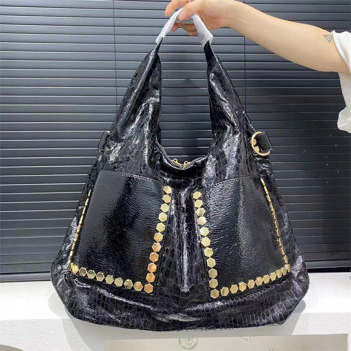 Kabelka shopper eko kůže černá croco lakovaná