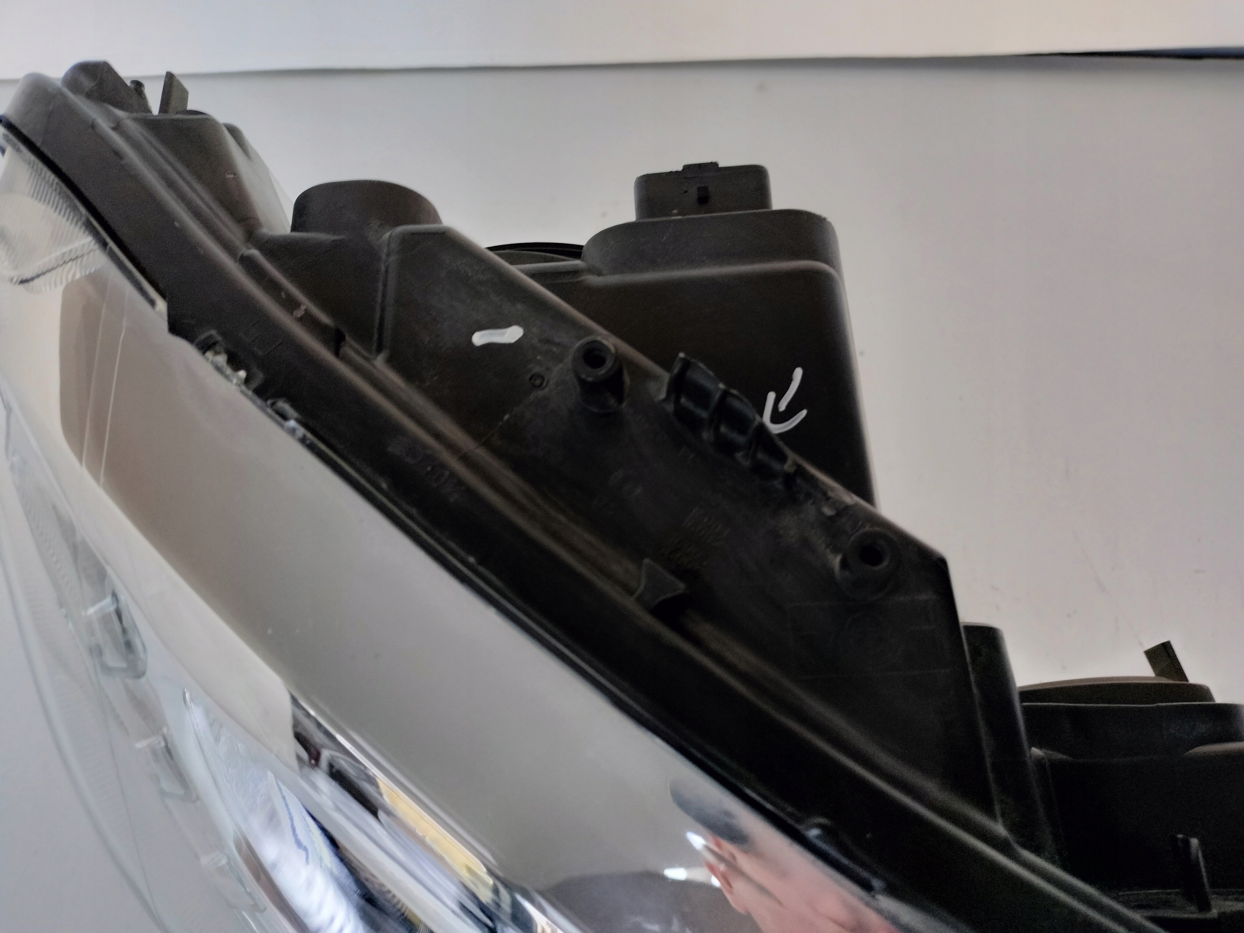 light right REFLEKTOR DACIA SANDERO II LOGAN 16- LIFT LED