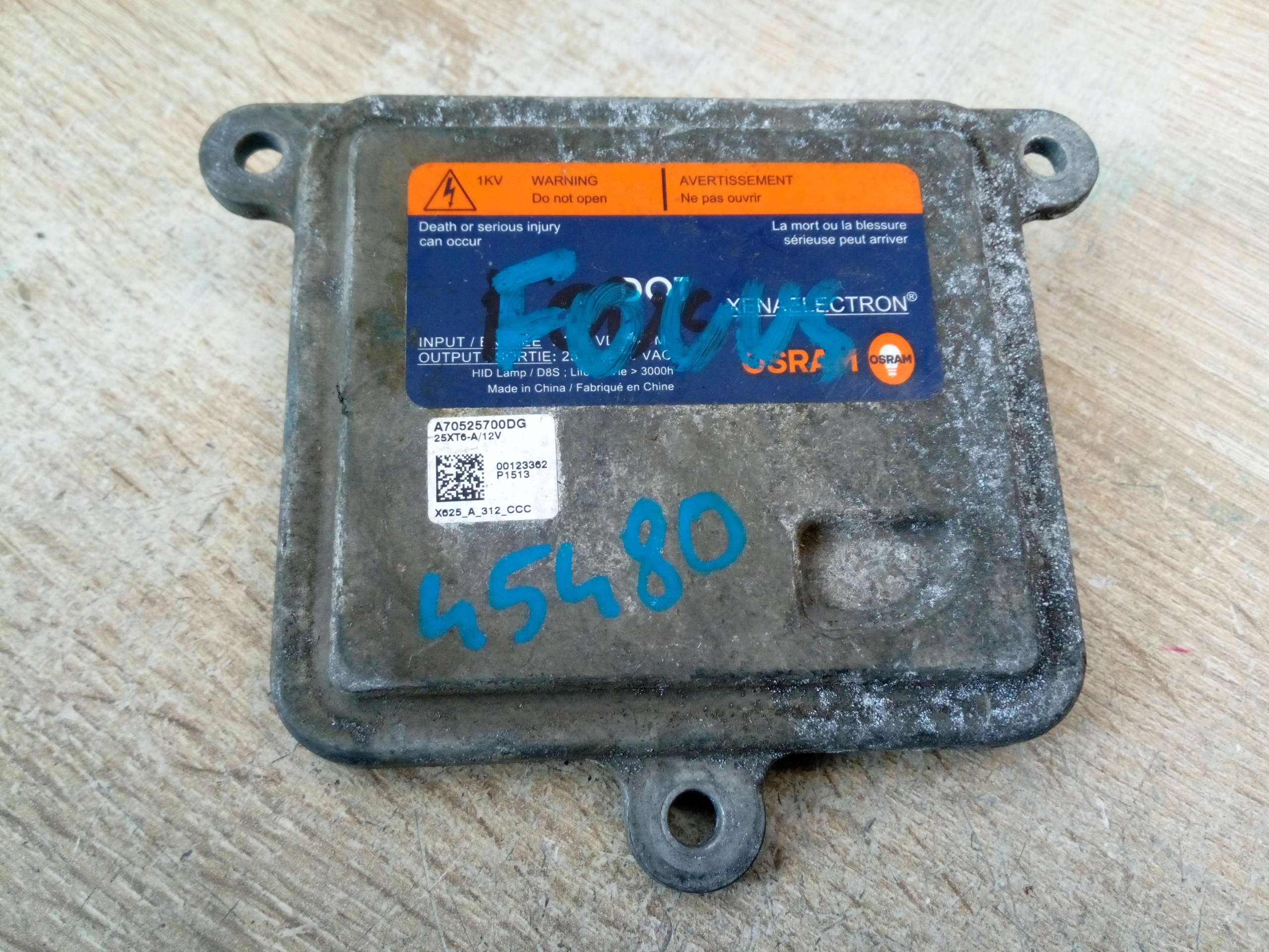 PRZETWORNICA XENON FORD FOCUS MK3 70525700DG ORYG.*