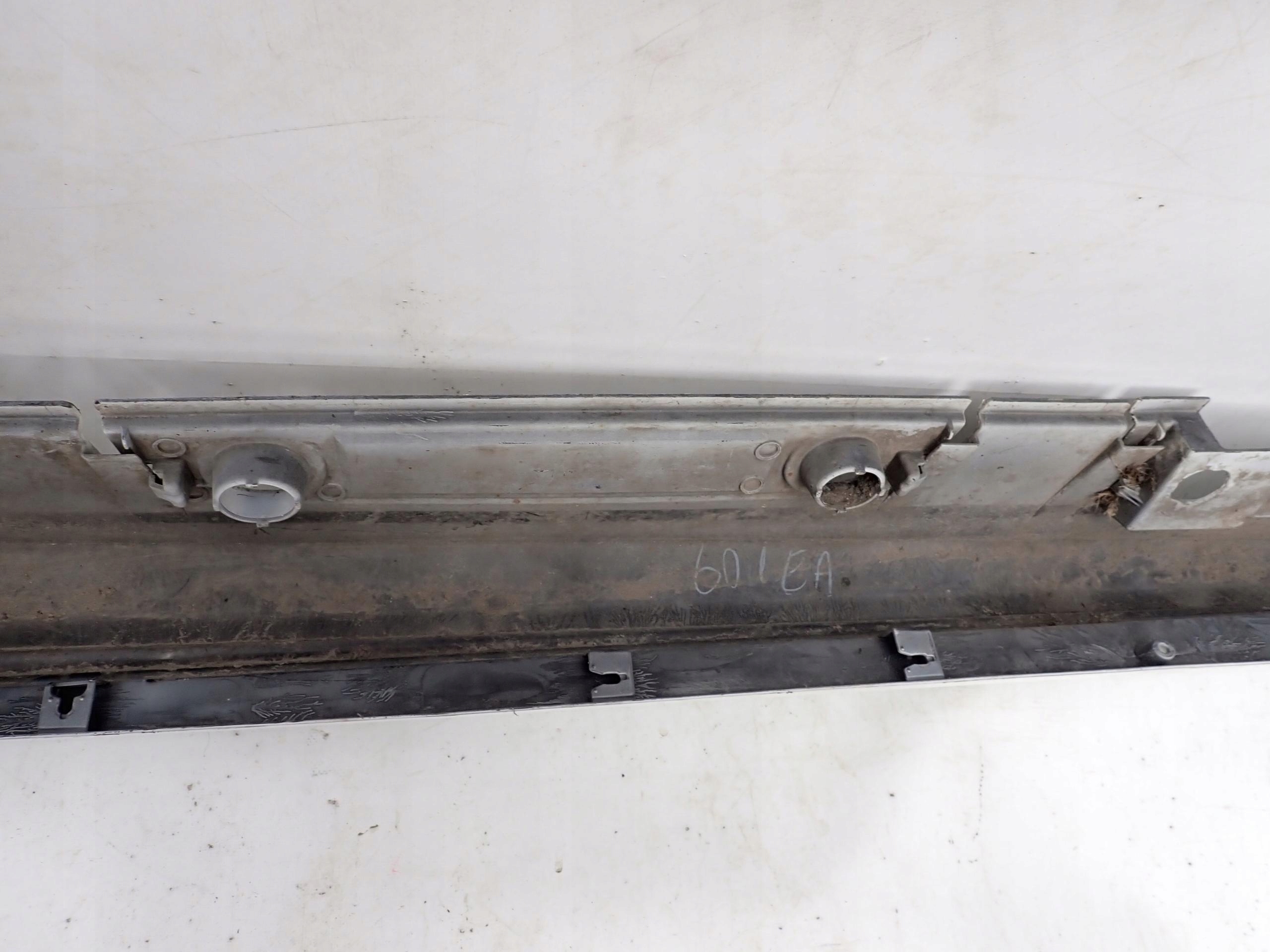 TOYOTA COROLLA E21 19- threshold right moulding threshold