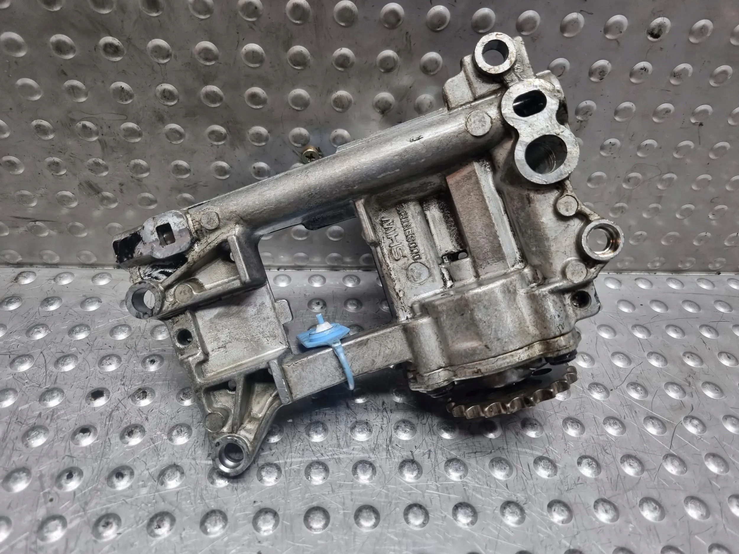 oil pump 2247217 BMW 3 E90 E91