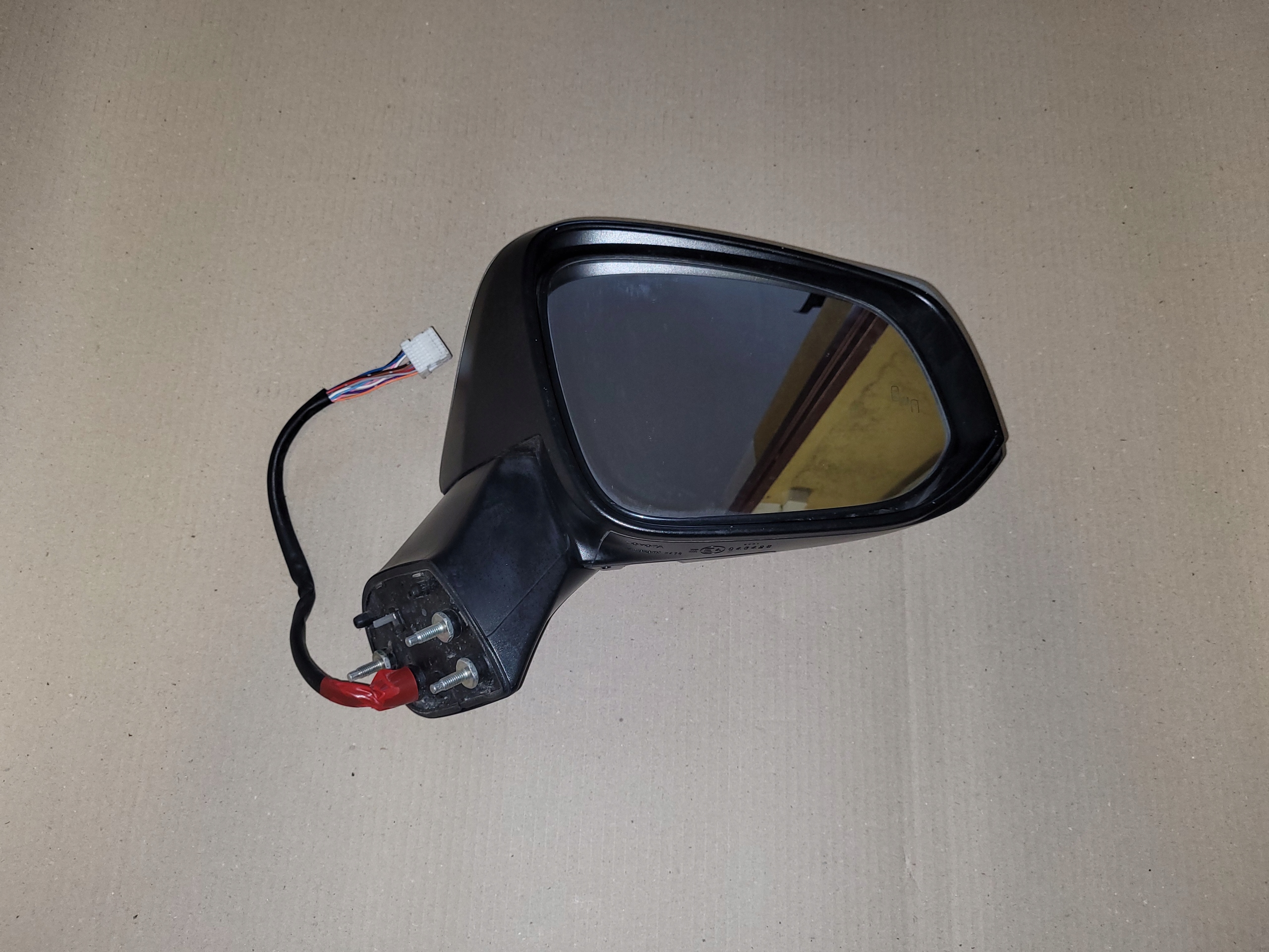 TOYOTA RAV4 V 19- LUSTERKO PRAWE 12 PIN