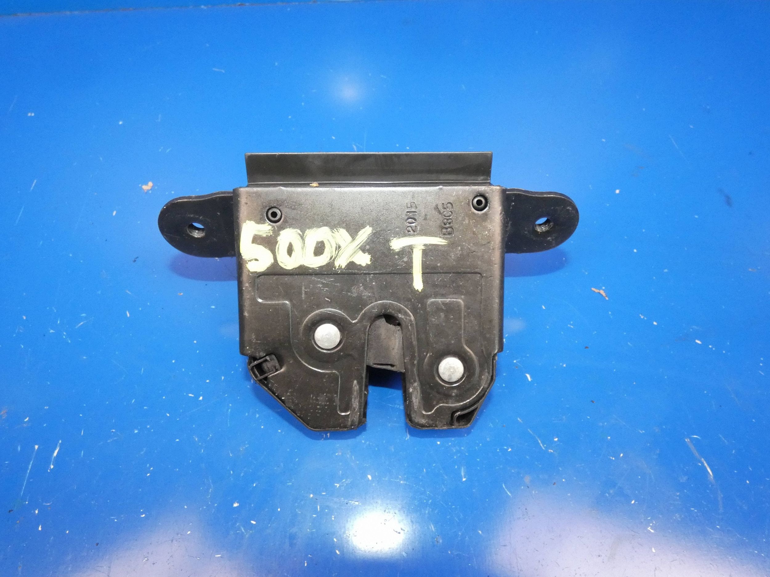 FIAT 500X lock bonnet boot rear part
