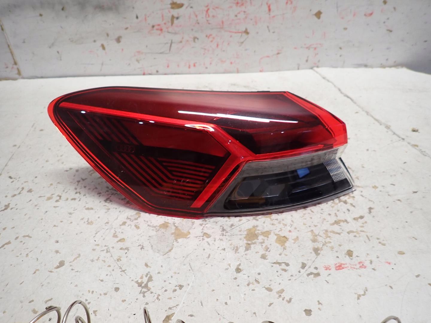 light rear part rear left AUDI Q4 E-TRON 2018- 89A945091