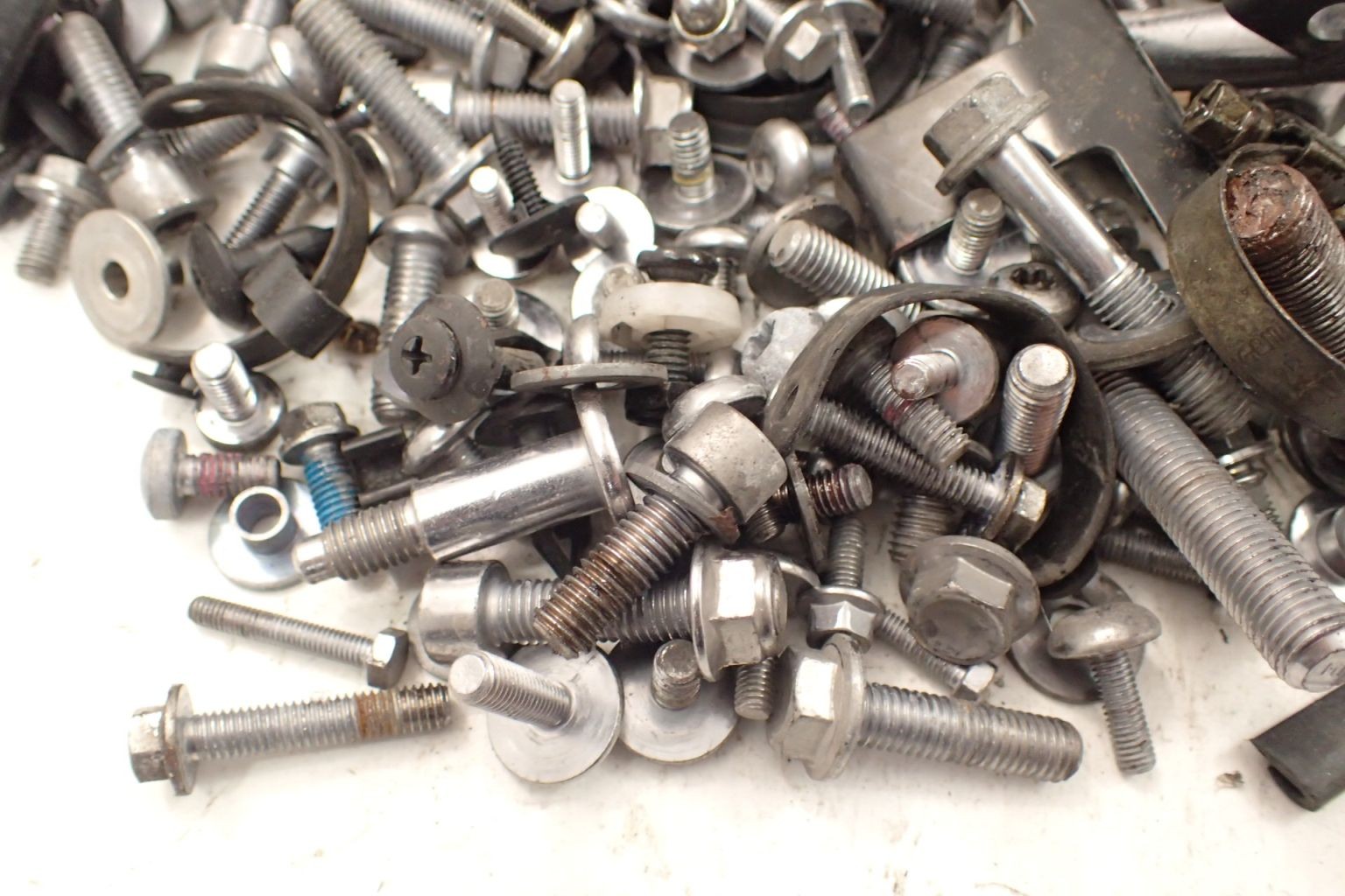 Triumph Tiger 1200 Explorer 12-15 Śruby z demontażu Stan opakowania brak opakowania