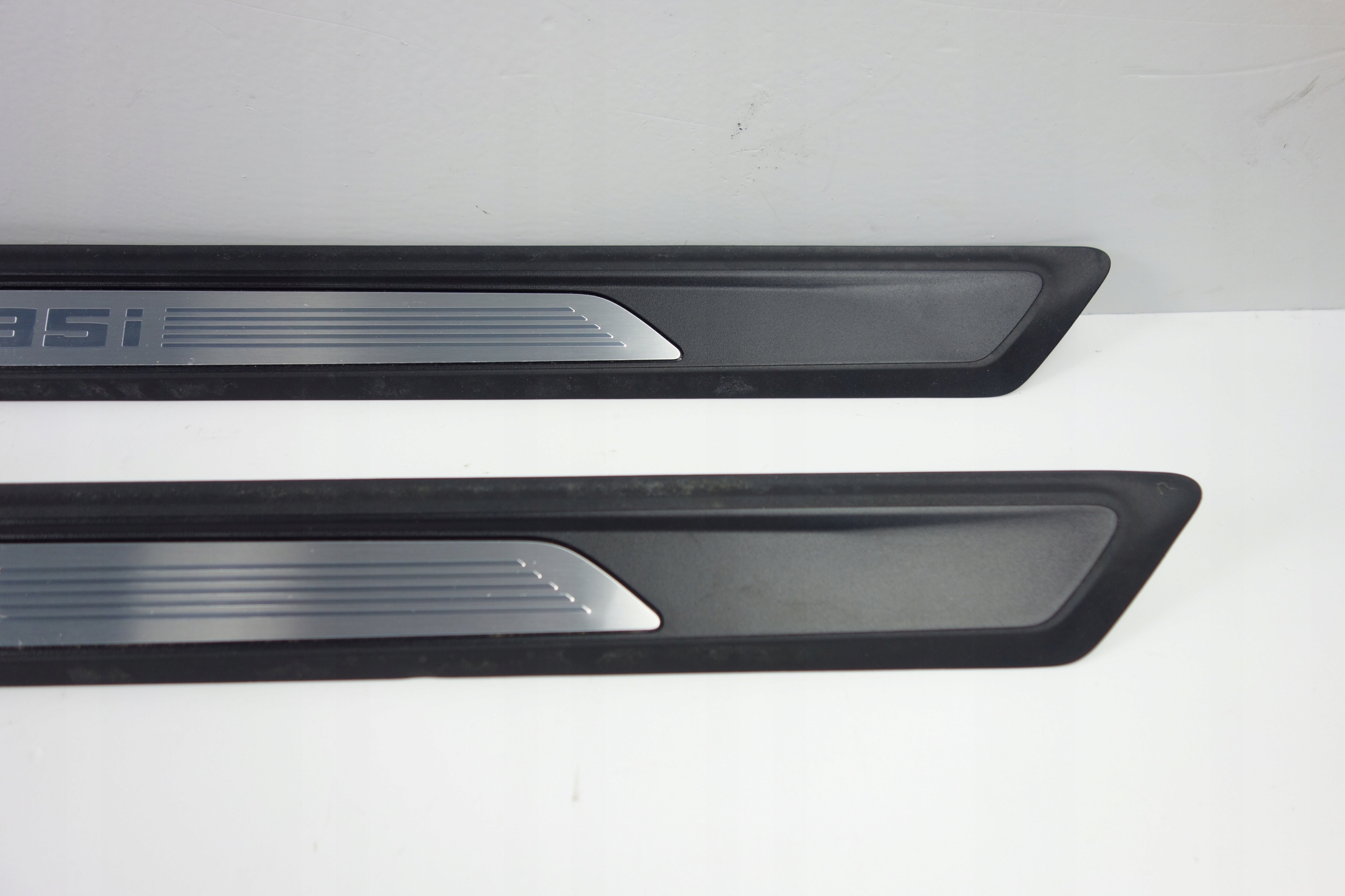 moulding threshold left BMW F23 8060731