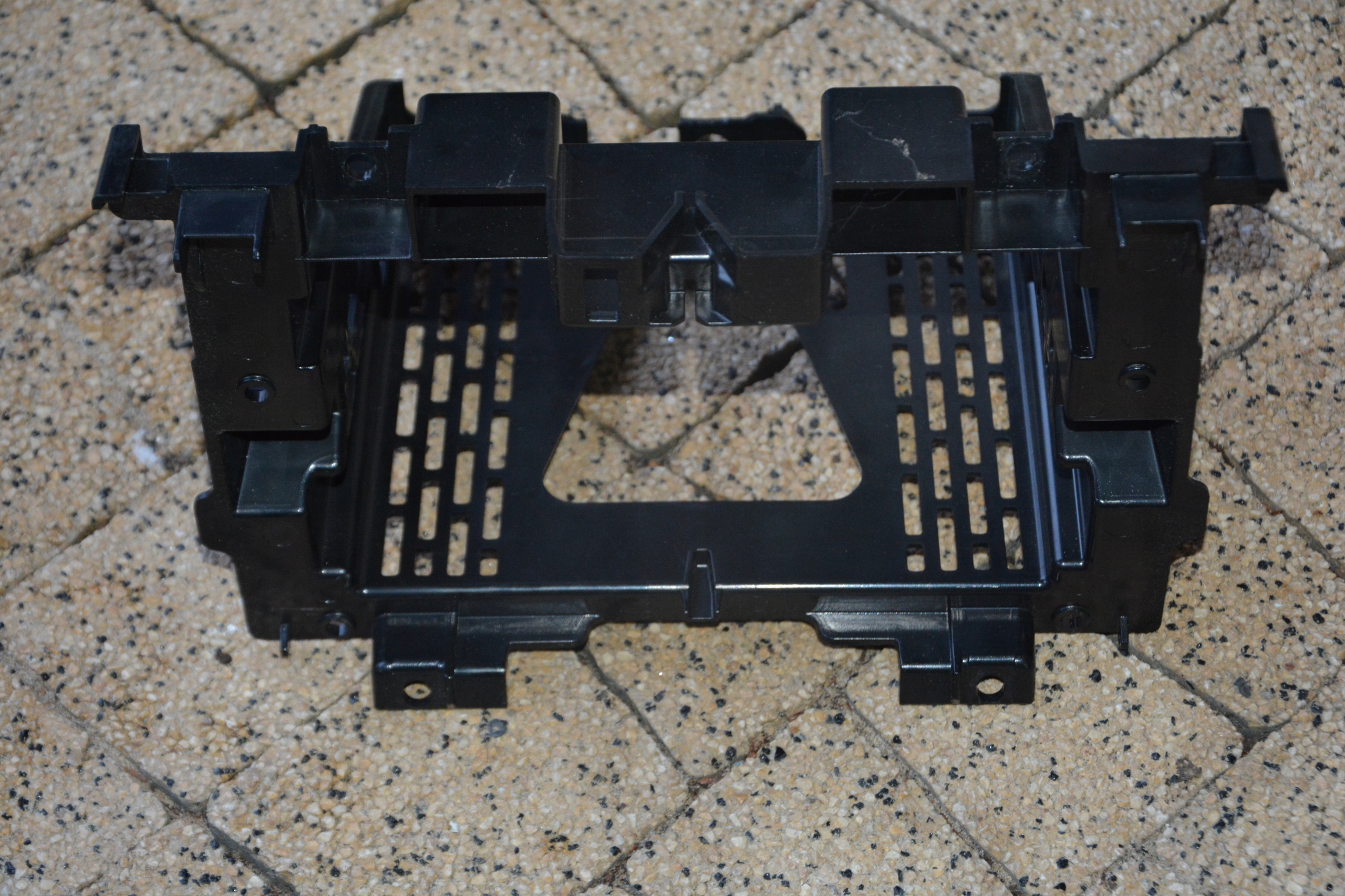 STELAŻ RADIA A9066891931 MERCEDES SPRINTER 906