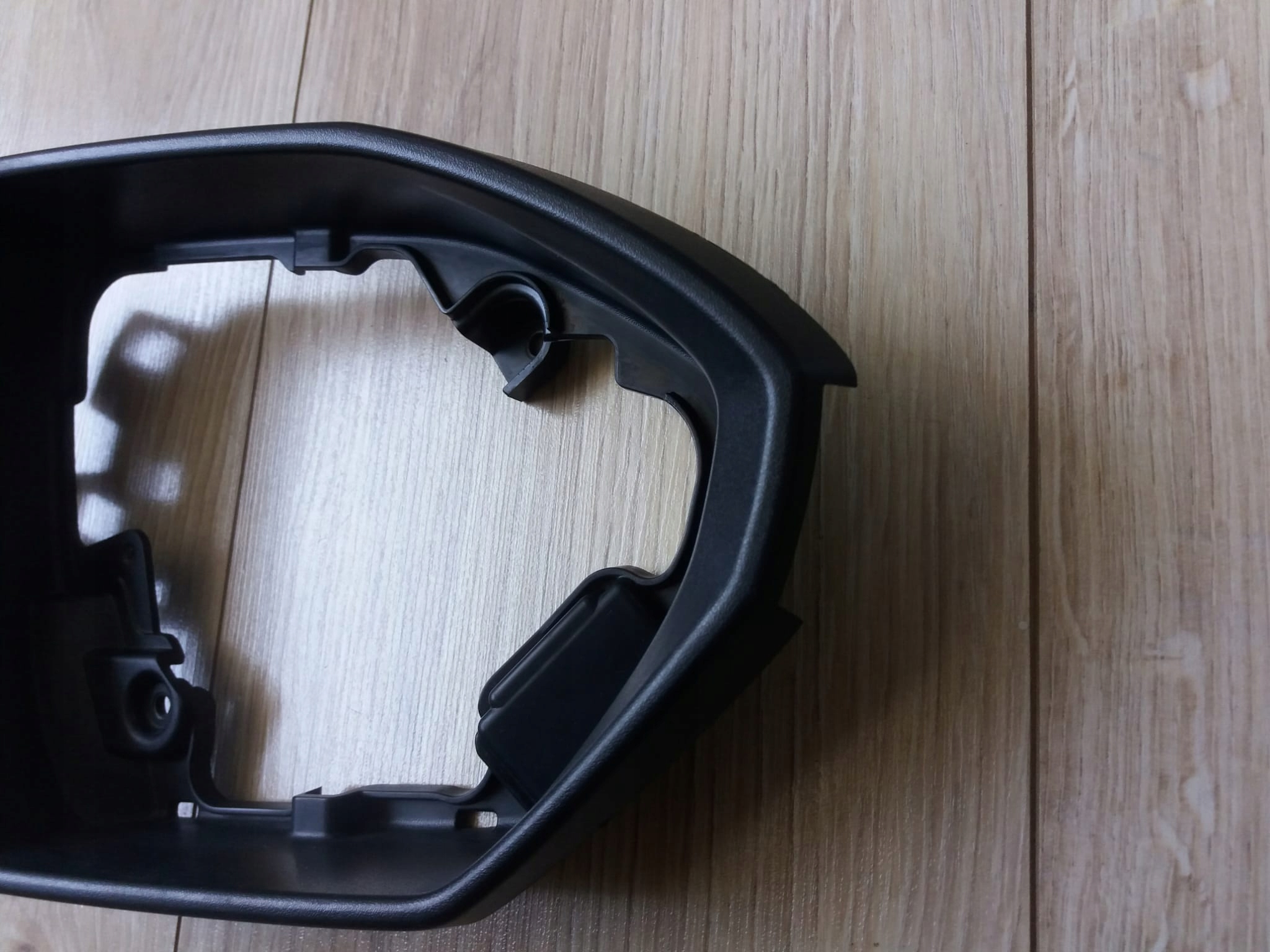 HYUNDAI TUCSON IV OBUDOWA RAMKA LUSTERKA PRAWA OE Strona zabudowy prawa