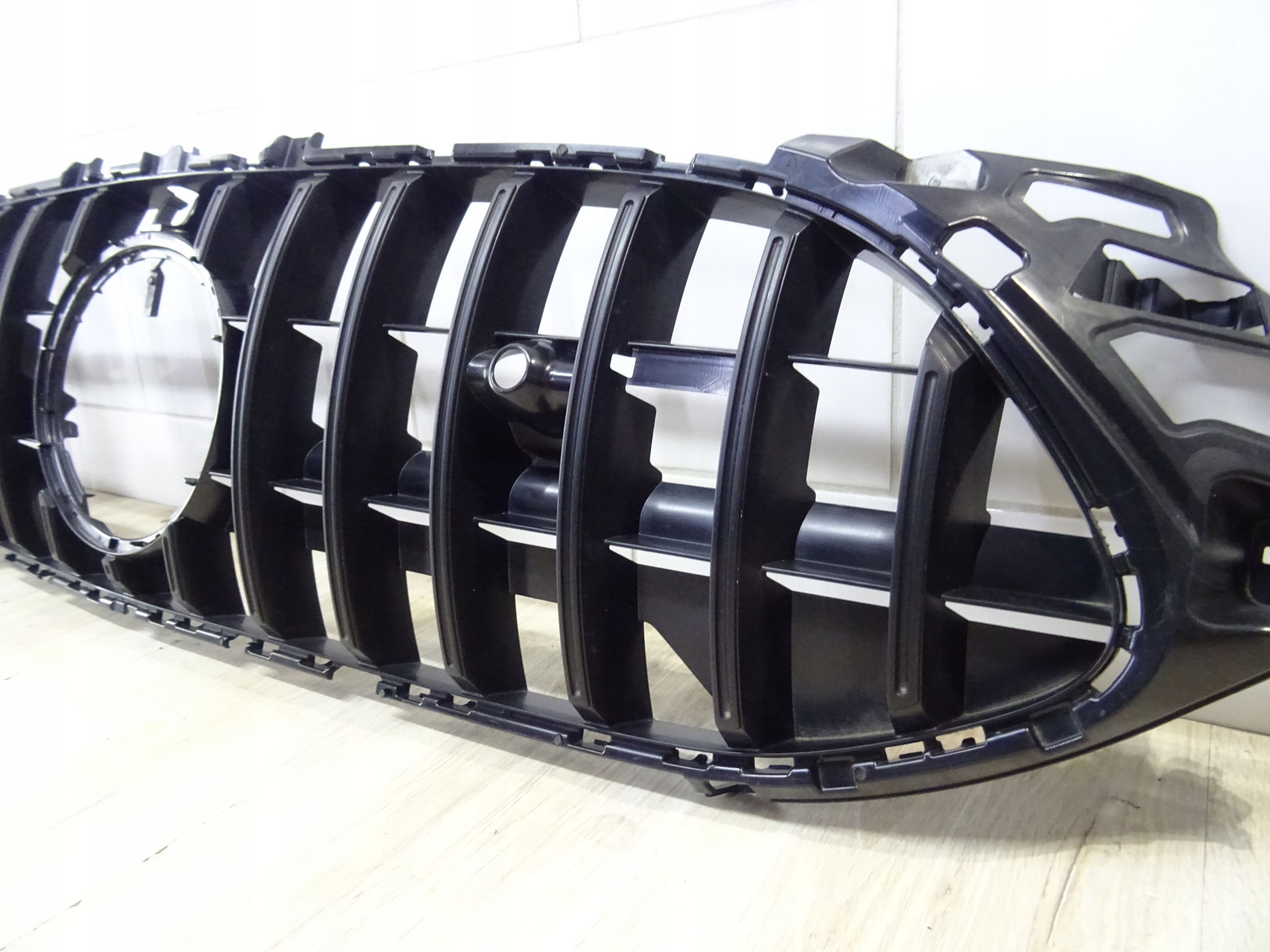 GRILL ATRAPA A1928880400 C192 GT MERCEDES Typ samochodu Samochody osobowe