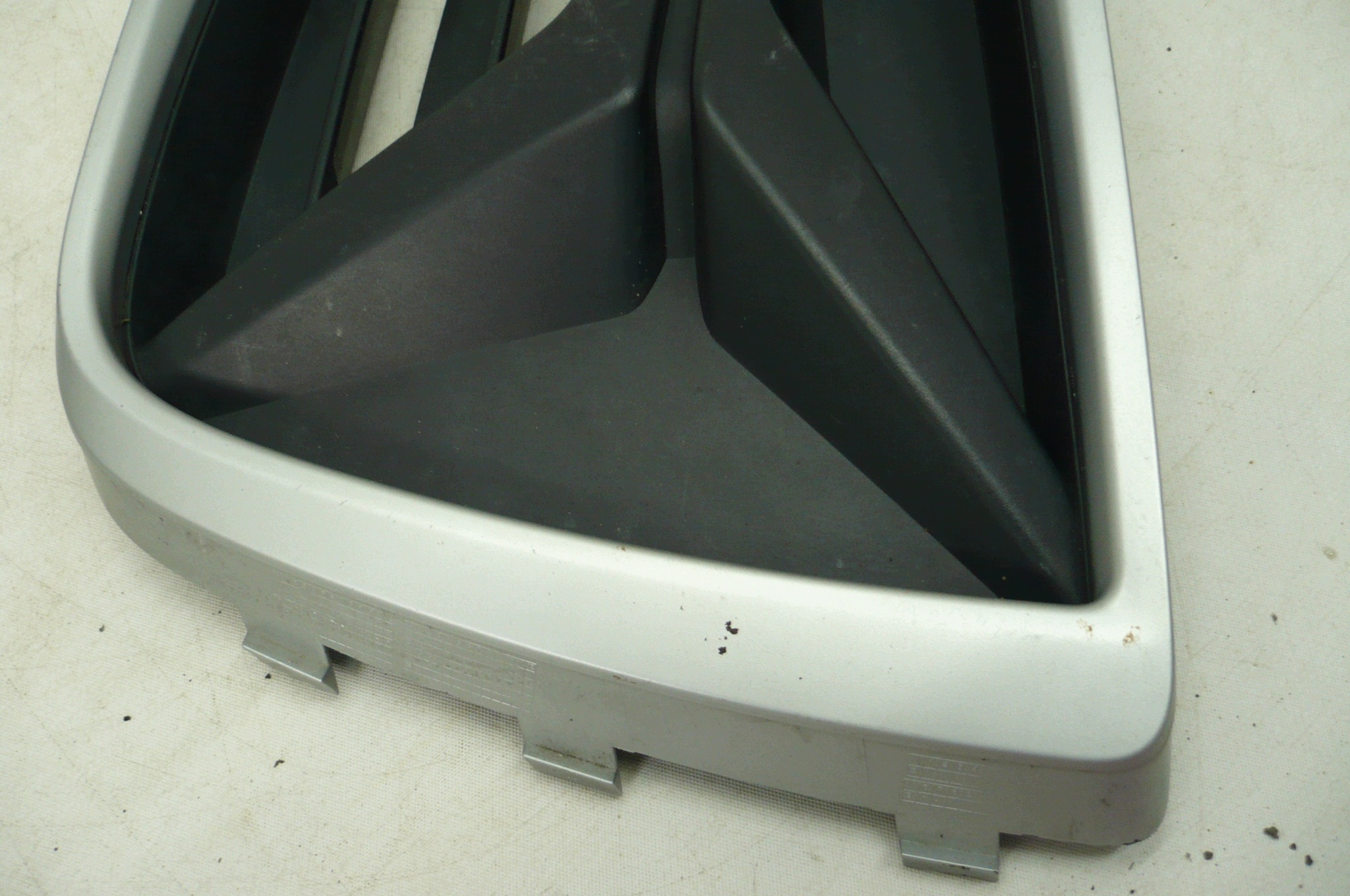 AUDI Q3 II 2018- grid of a bumper right front original