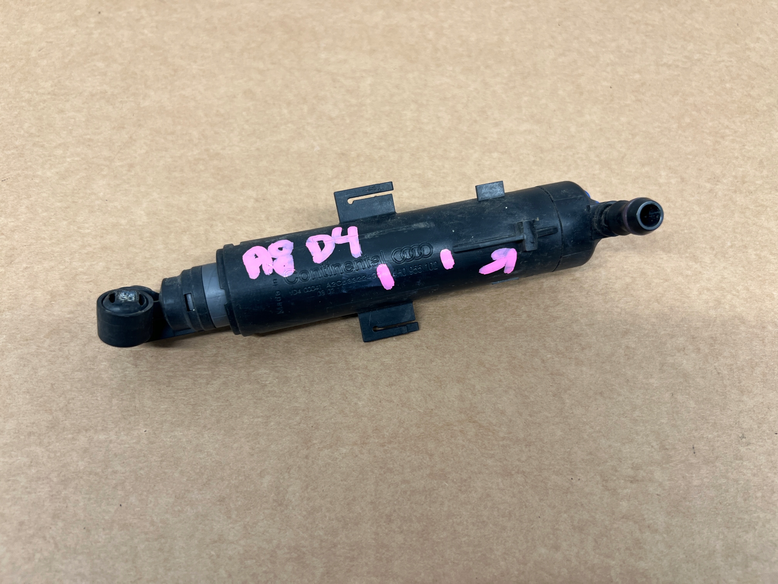 Audi A8 D4 washer reflektora right front 4H0955102