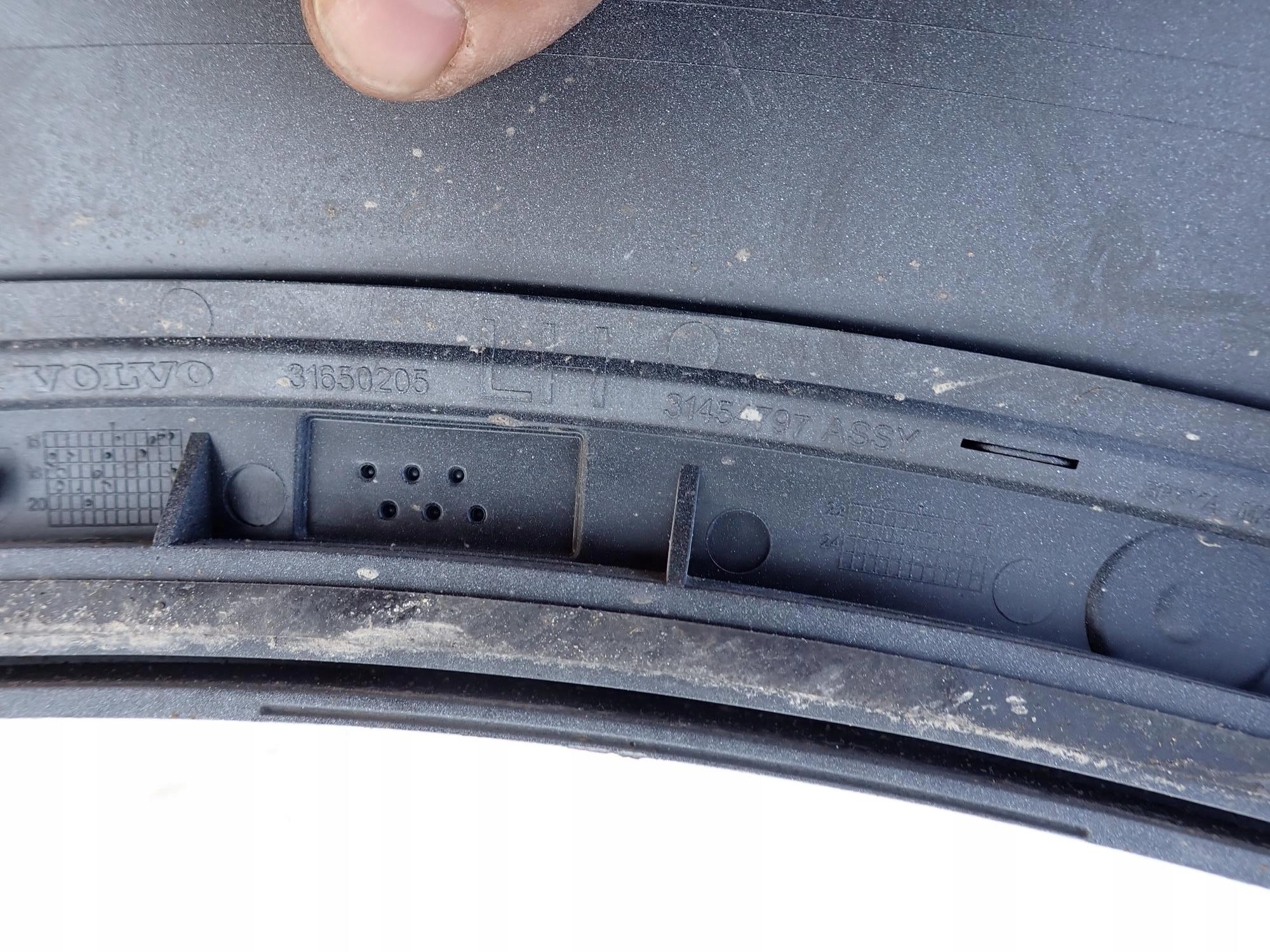 VOLVO XC60 II 2 17-> moulding cap left front