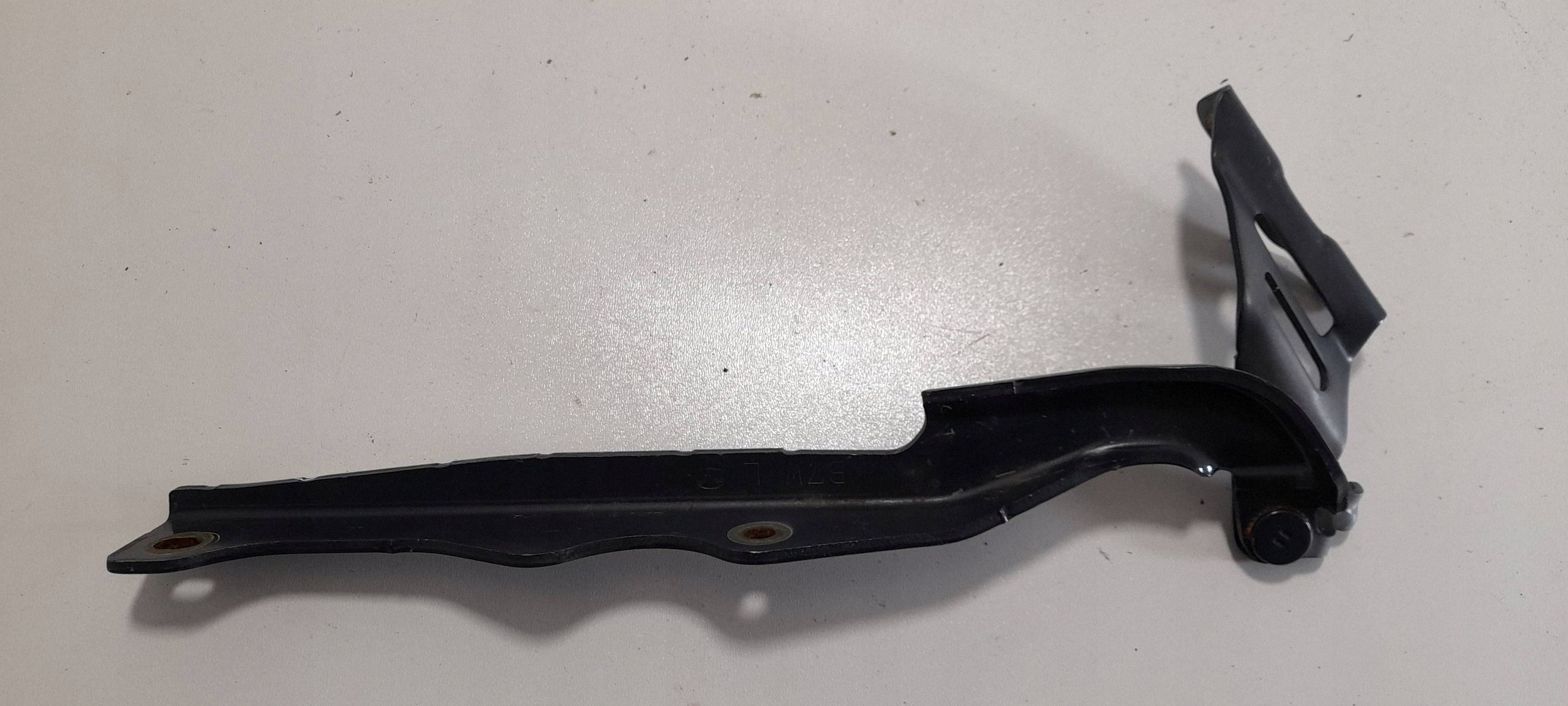 Mazda CX-5 and hinge bonnets left (Z28)