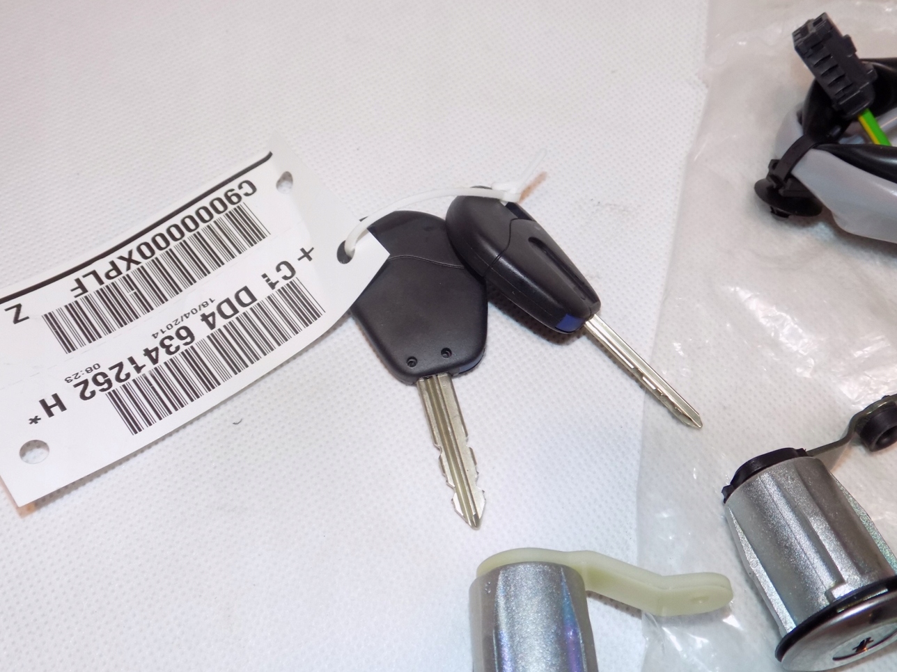 STACYJKA KPL ZAMKOW C BERLINGO P PARTNER 4162CF Weight with packaging 3 kg