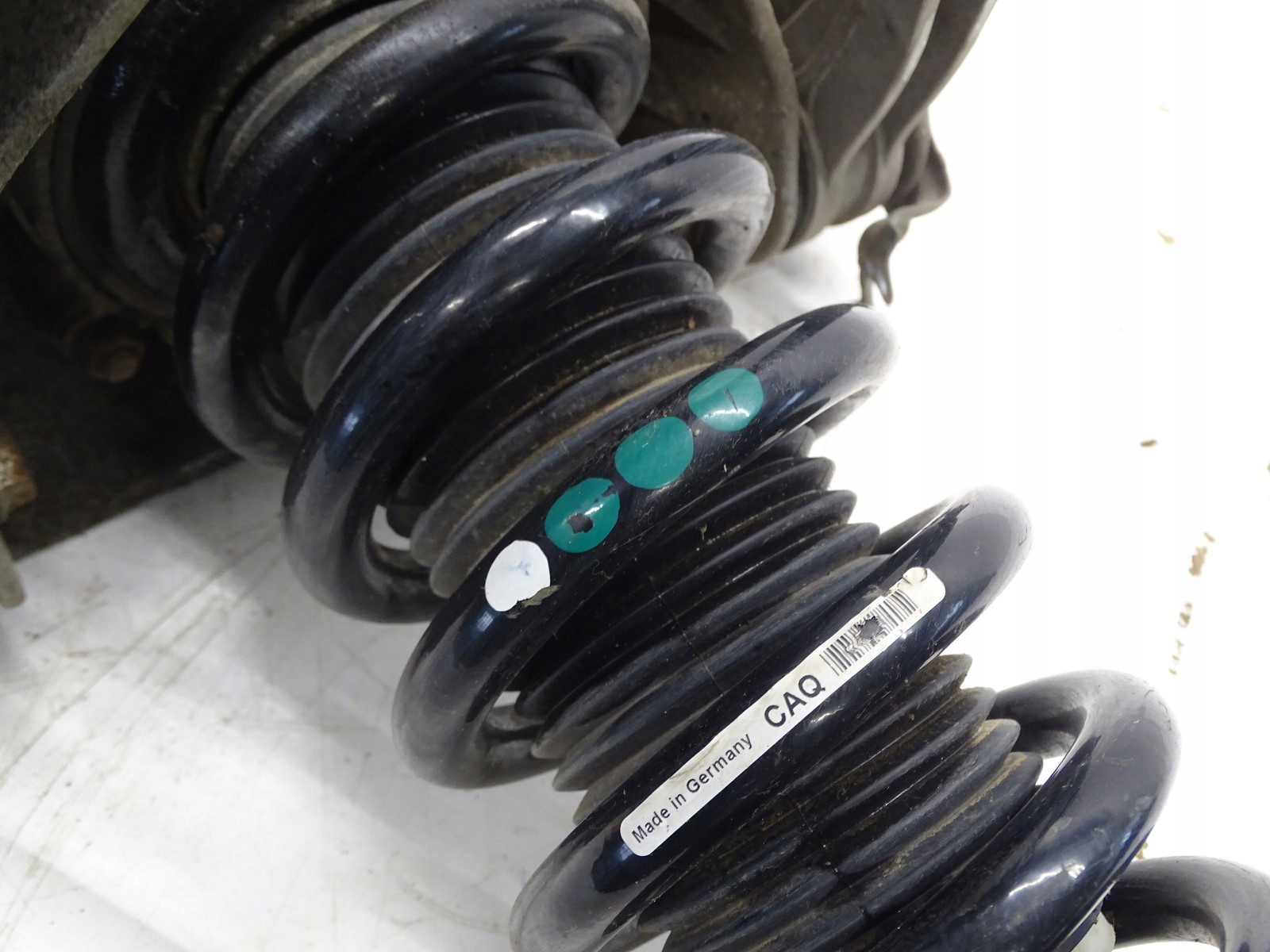 shock absorber left front front 7L5412021DE PORSCHE CAYENNE and LIFT 3.0 TDI