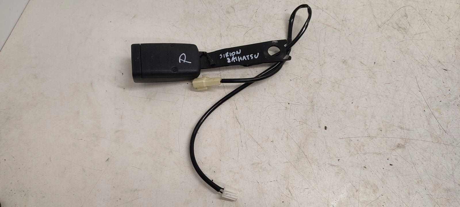Zapinka supports right front Daihatsu Sirion II 1,0