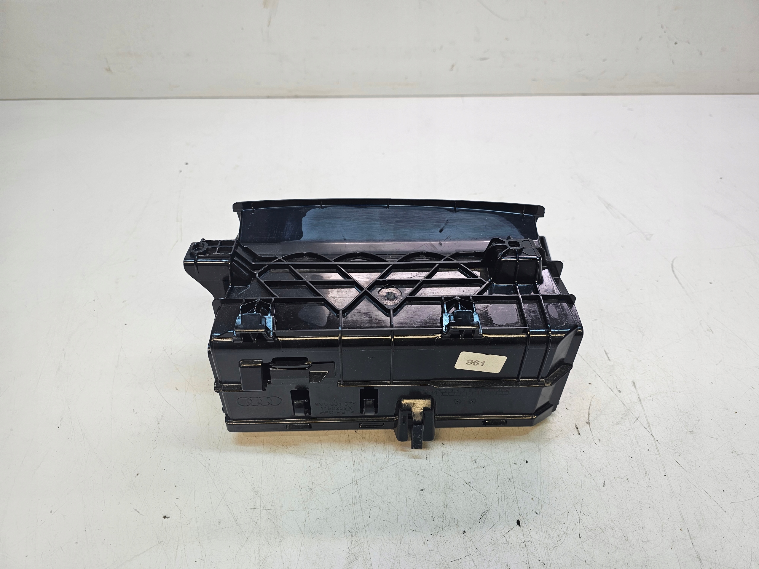 Handschuhfach SITZ rechts AUDI A3 8V 8V0881578