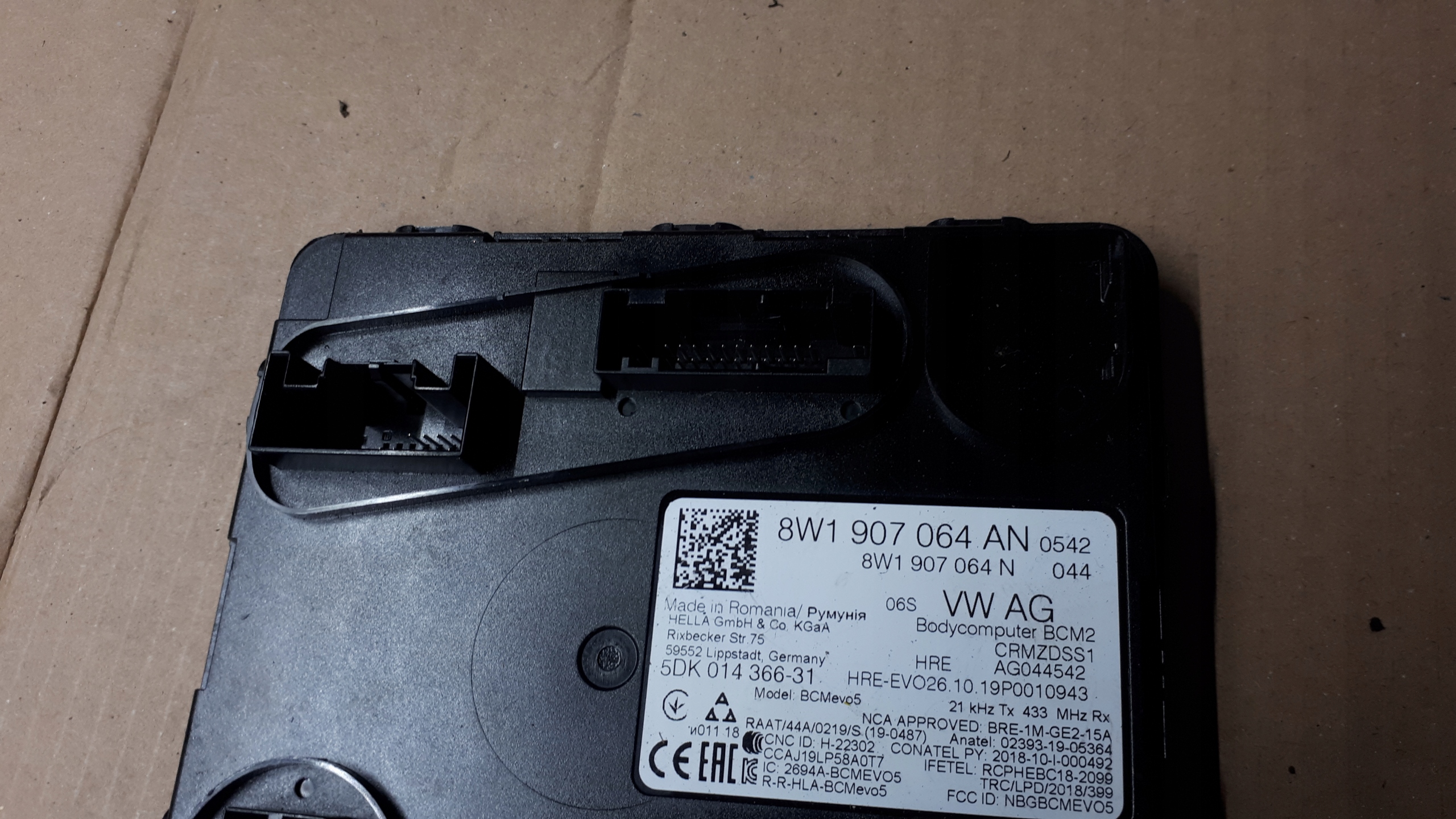 A4 B9 LIFT UNITÉ COMMANDE CONFORT 8W9863695A A5 8W