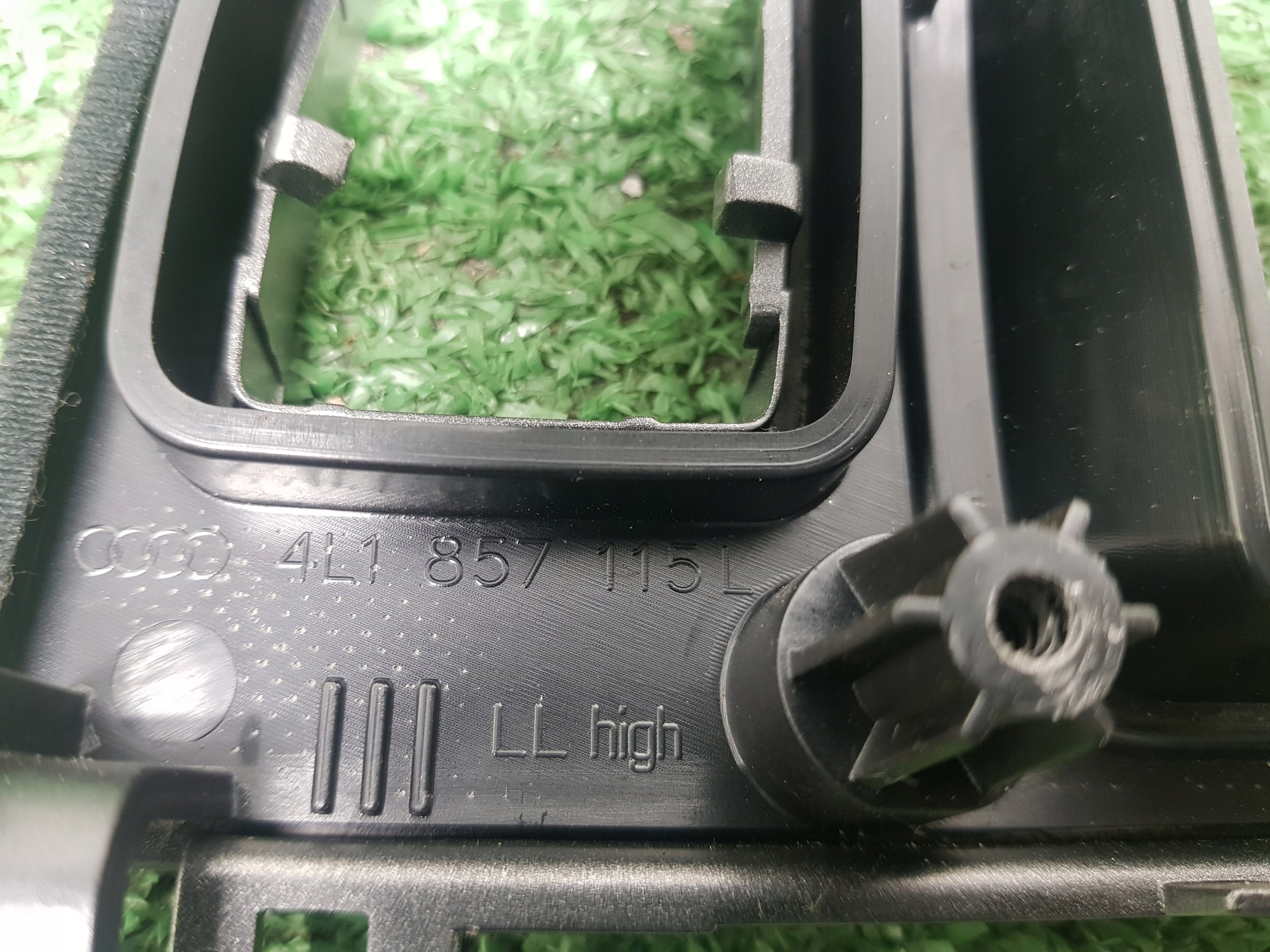 Moulage DEKOR Console AUDI Q7 4L1857115L