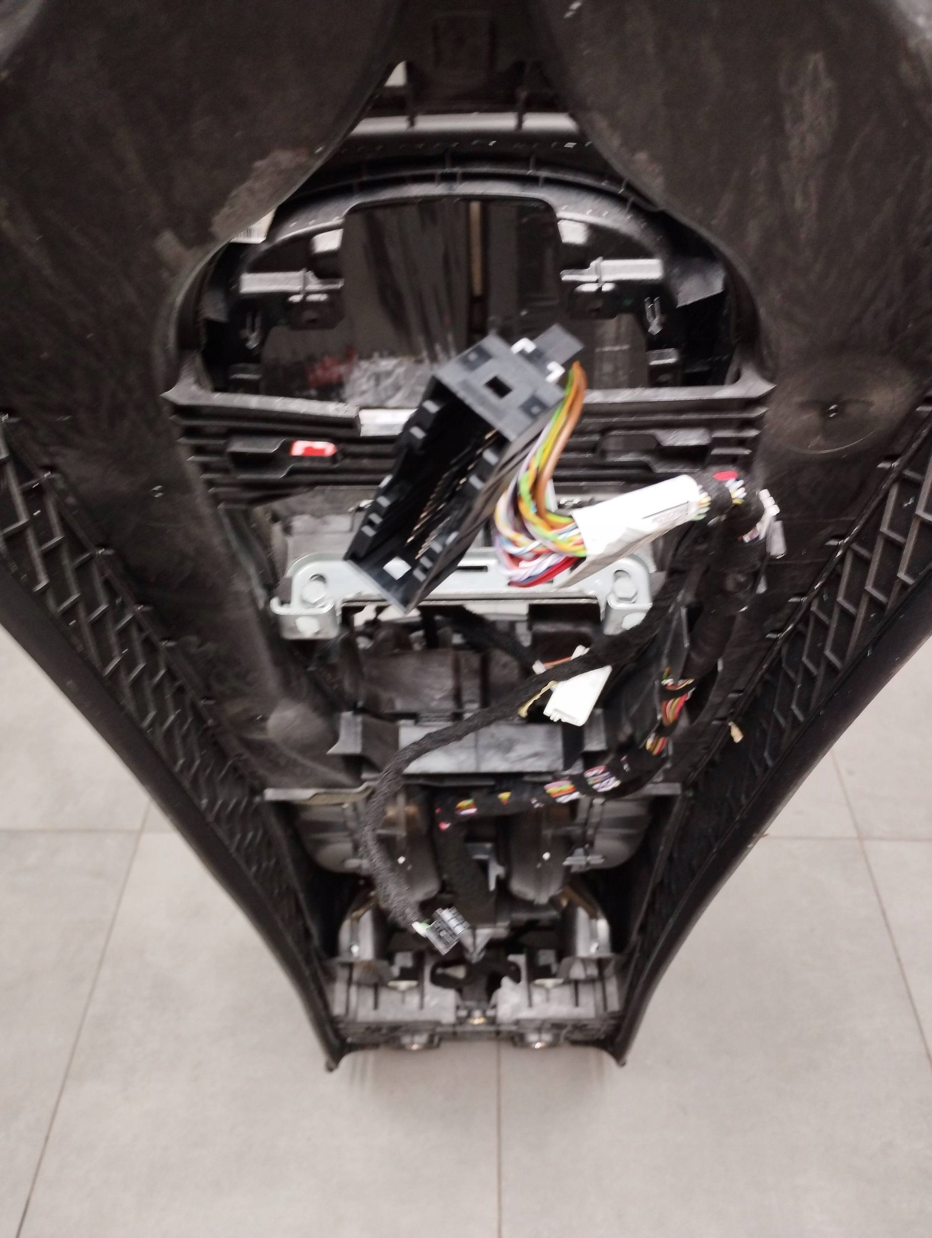 BMW 7 G11 TUNEL bracciolo 94250521 UK