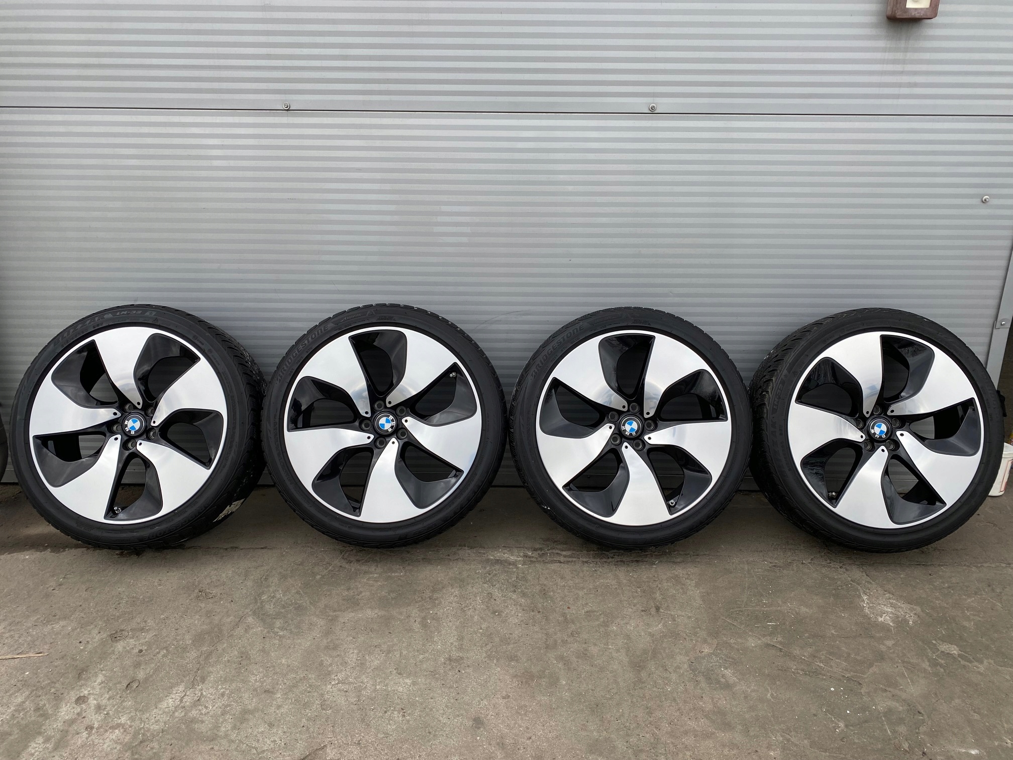 ORYGINALNE KOŁA ZIMOWE BMW i8 I12 I15 215/45/20 Kod producenta 6853004