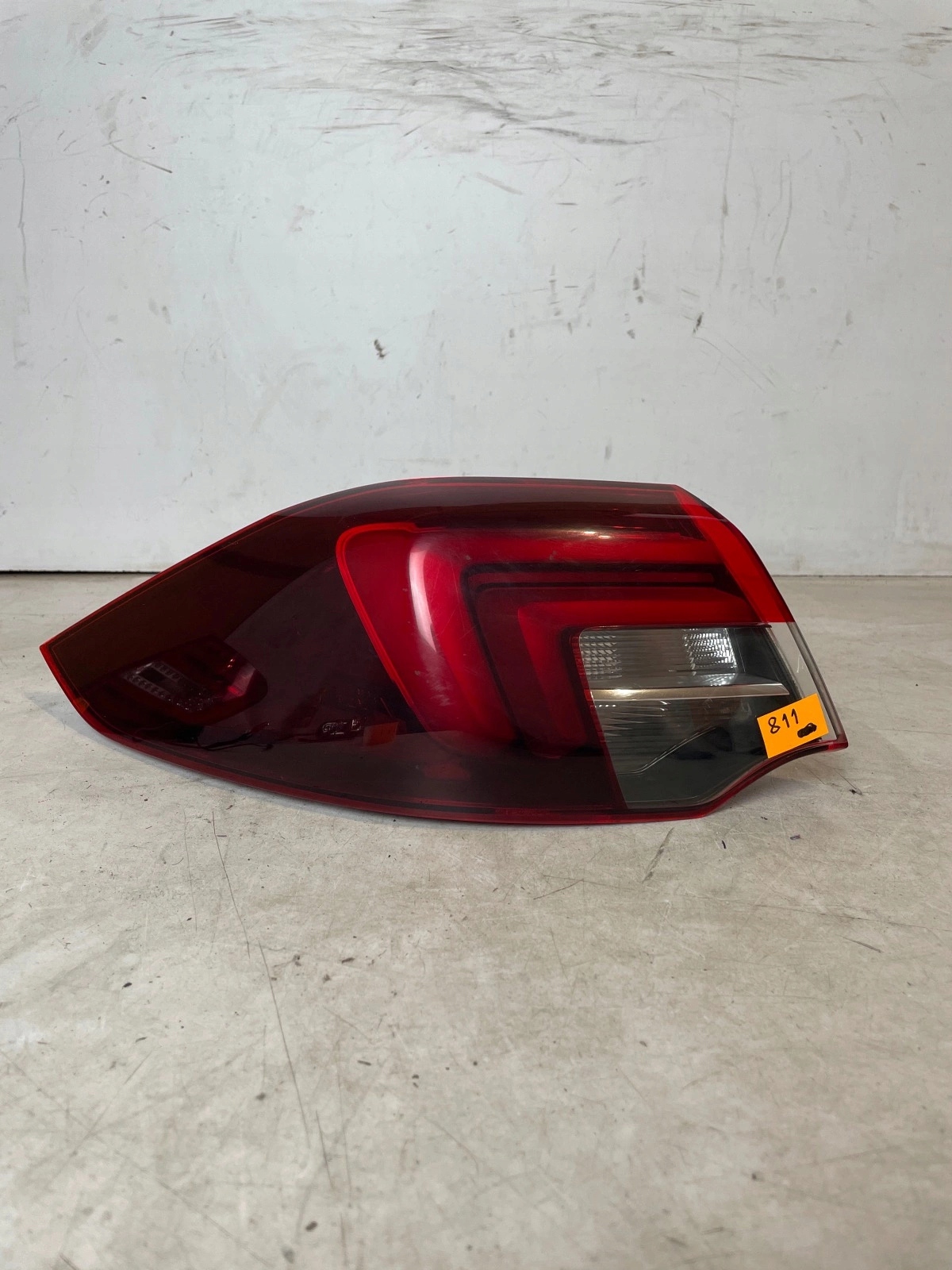 light rear part rear left w fender Opel Insignia B Led