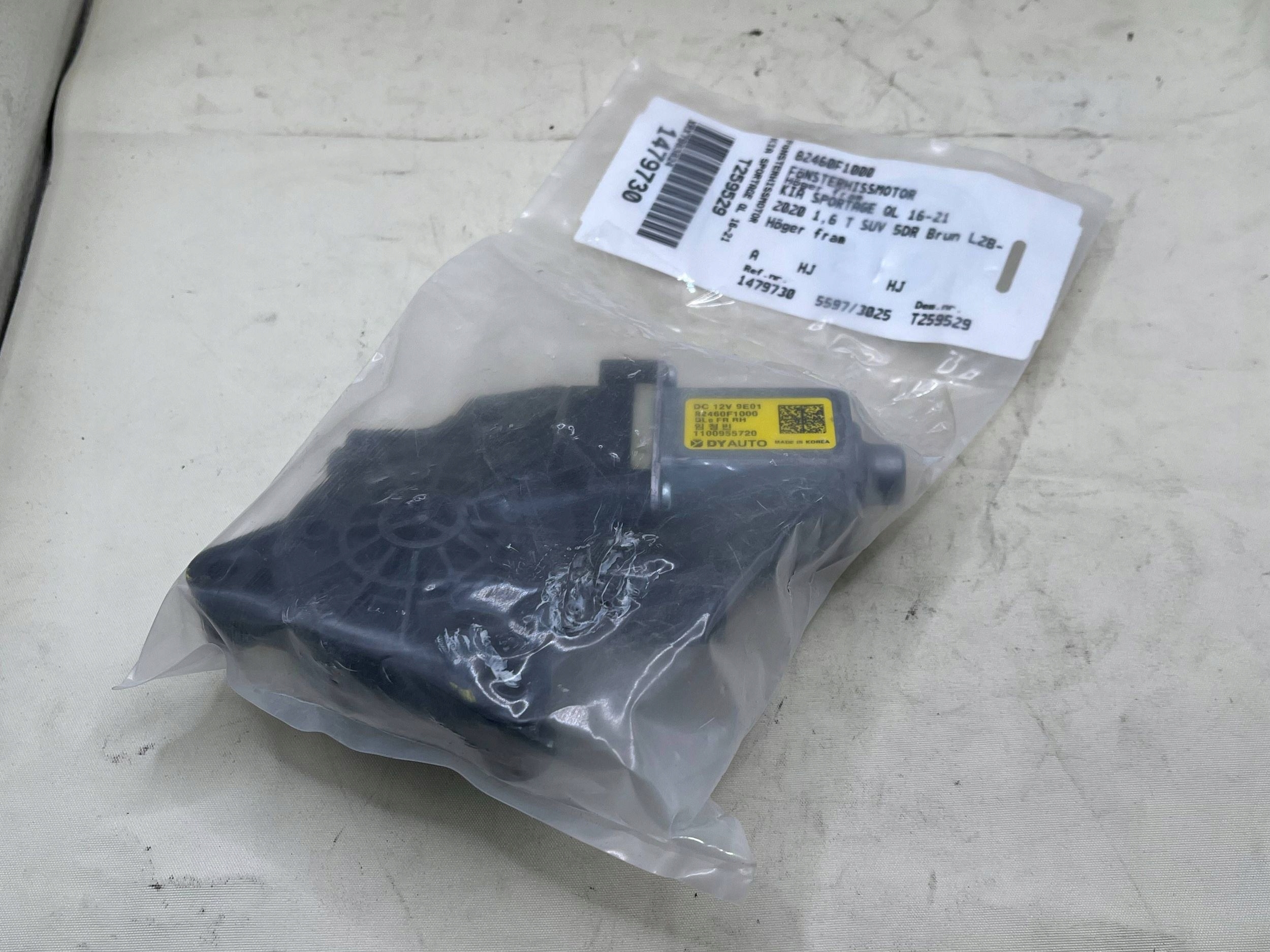 KIA SPORTAGE IV 4 mini motor lifting windows front right 82460F1000 !J