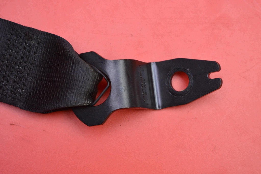 seat belt right front adjuster 621493000 SKODA RAPID 12-17