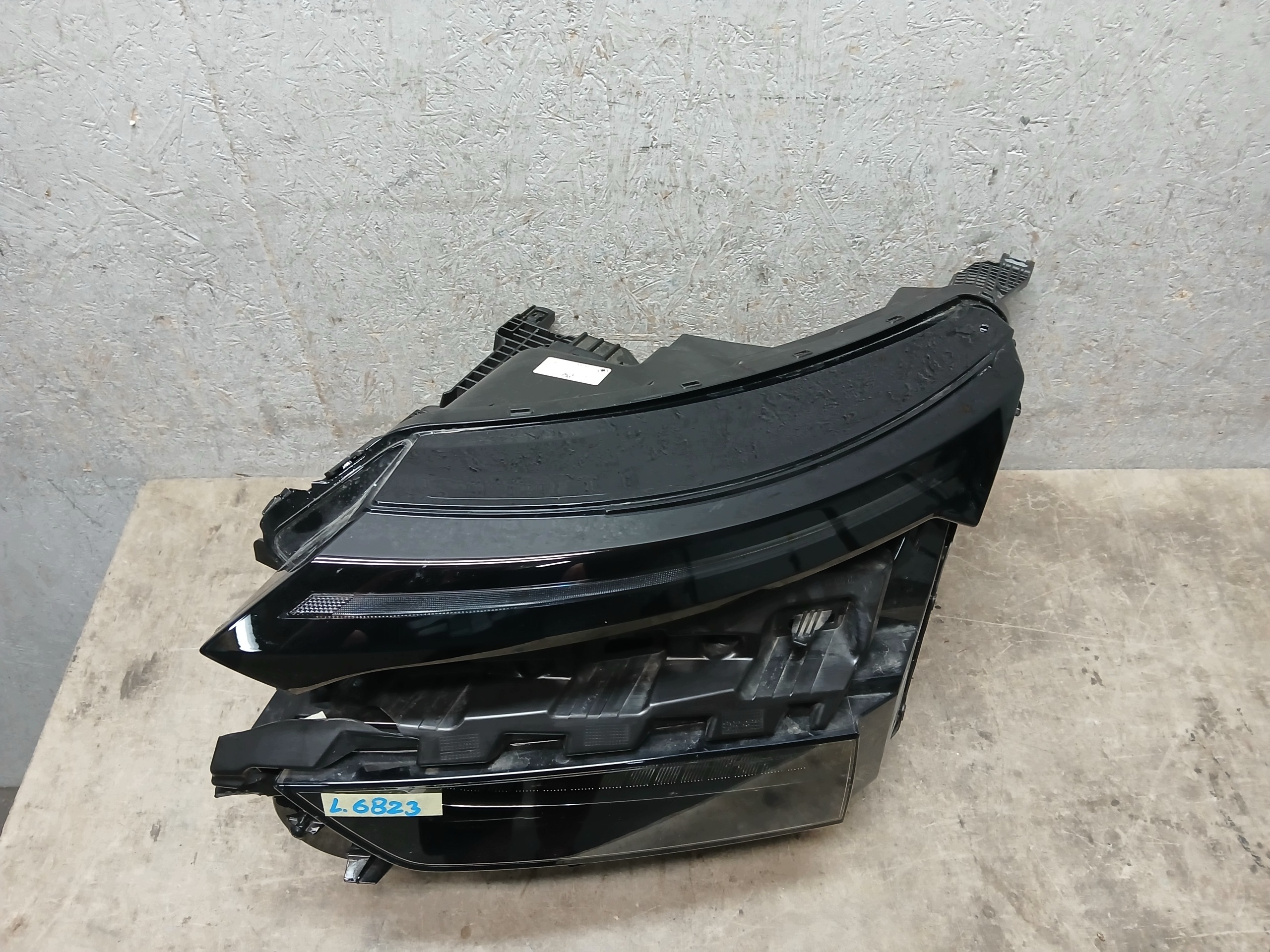 feu avant gauche SKODA ELROQ FULL LED 25- 5LB 5LB941009