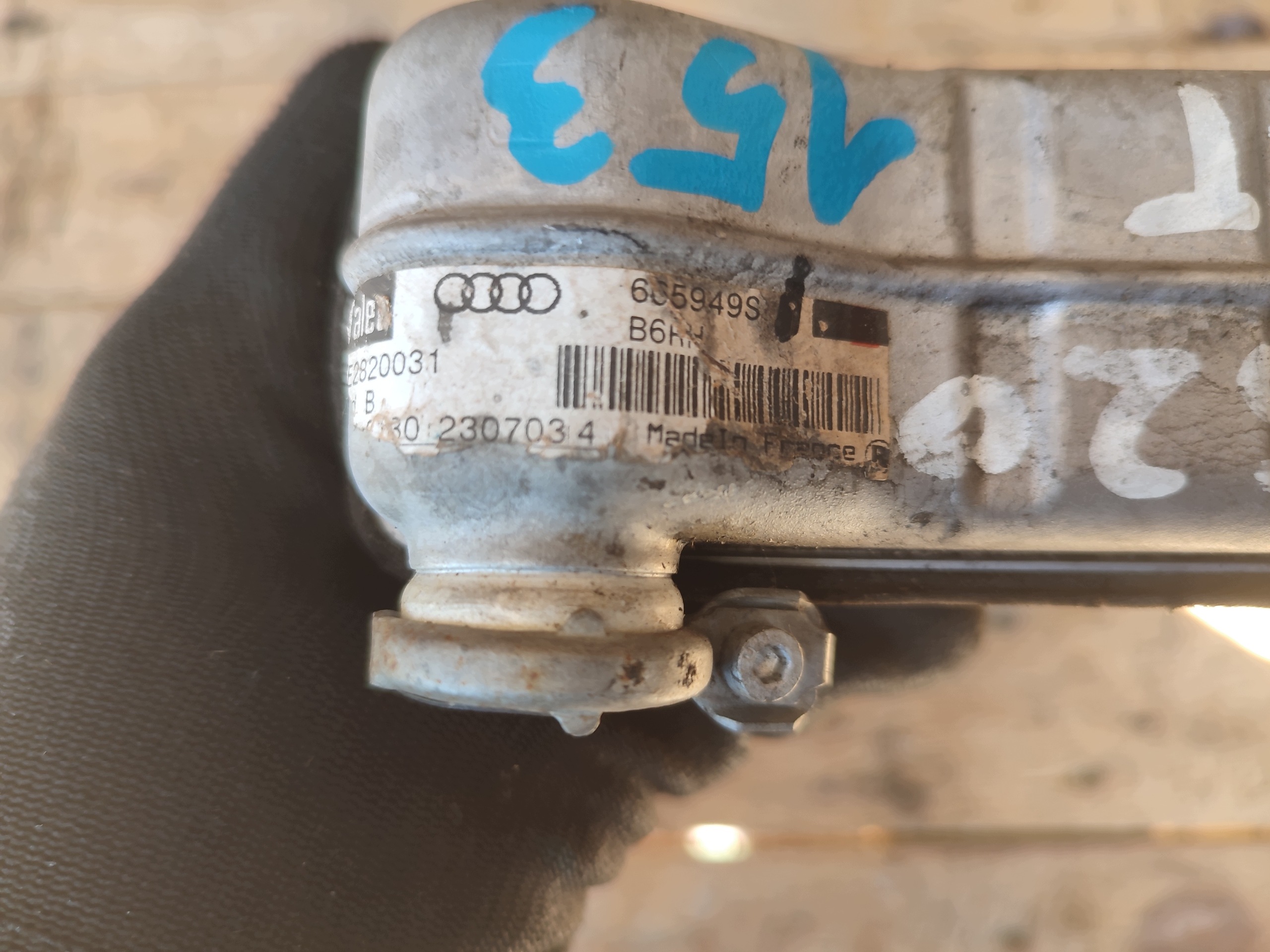 chladič topení AUDI A4 B6 8E2820031 2.0