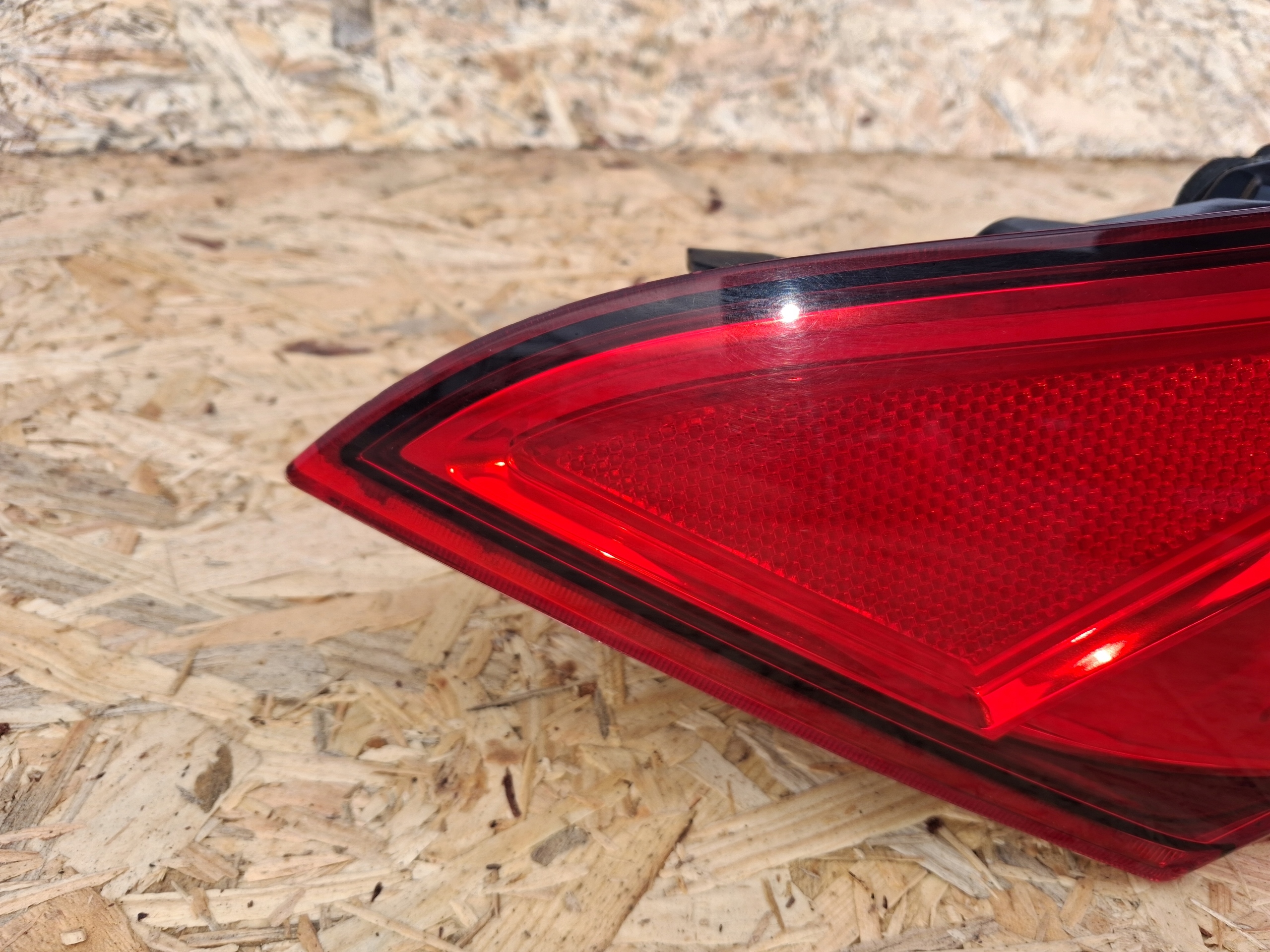 light left rear left rear part MASERATI LEVANTE 18R 20670105