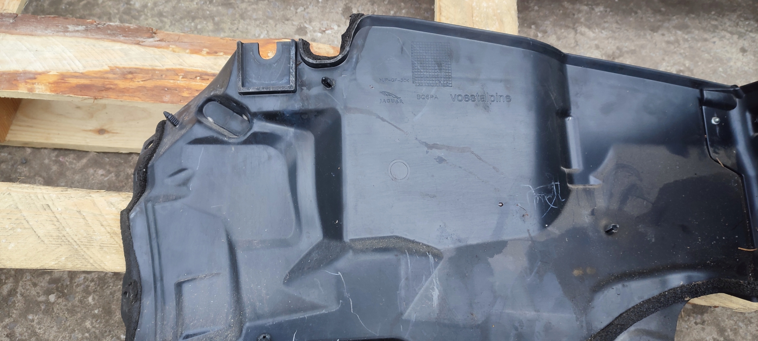 cover partition wall Jaguar XF X250